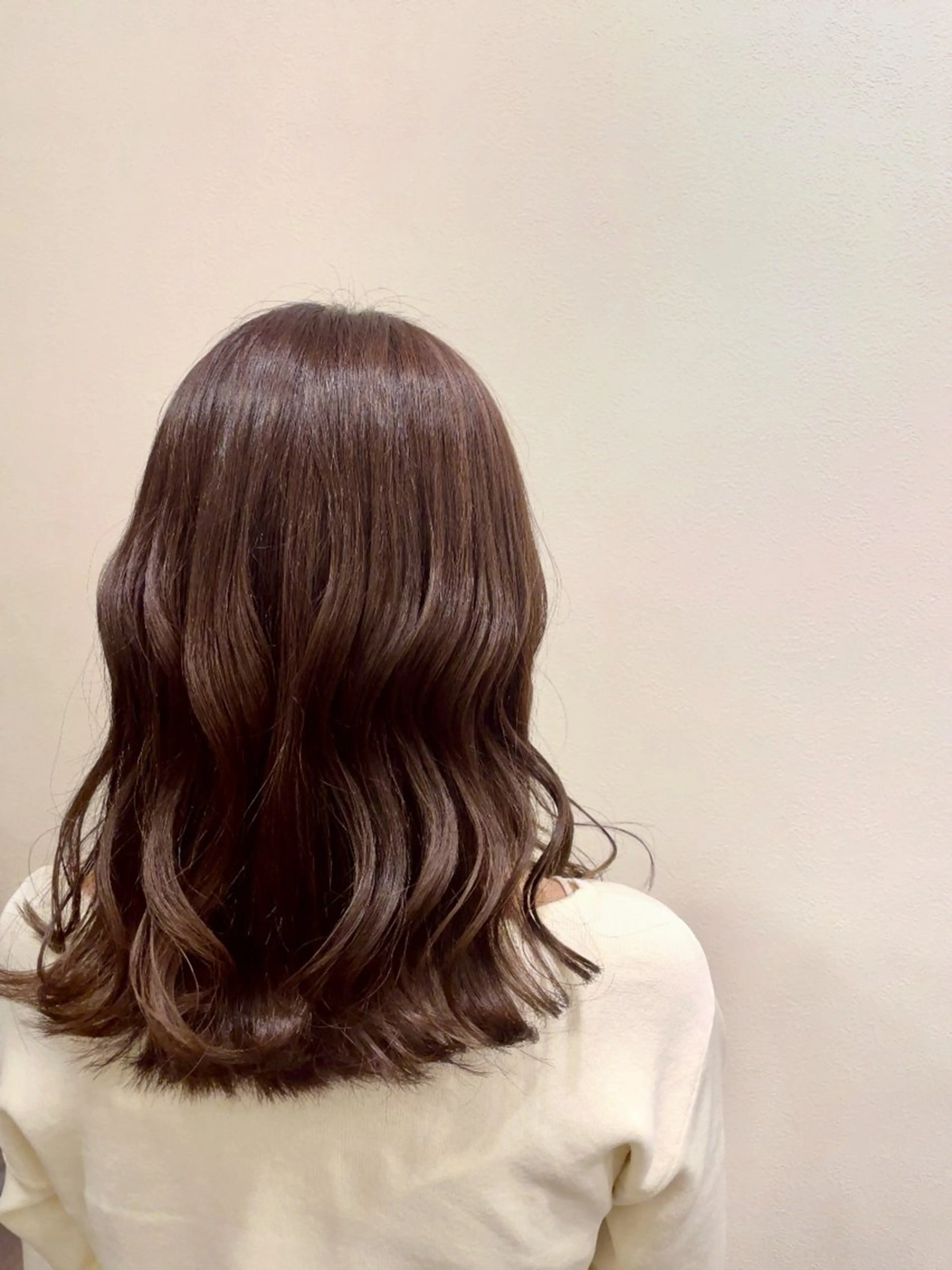 セミロング アッシュ 奈良 明日香のヘアスタイル