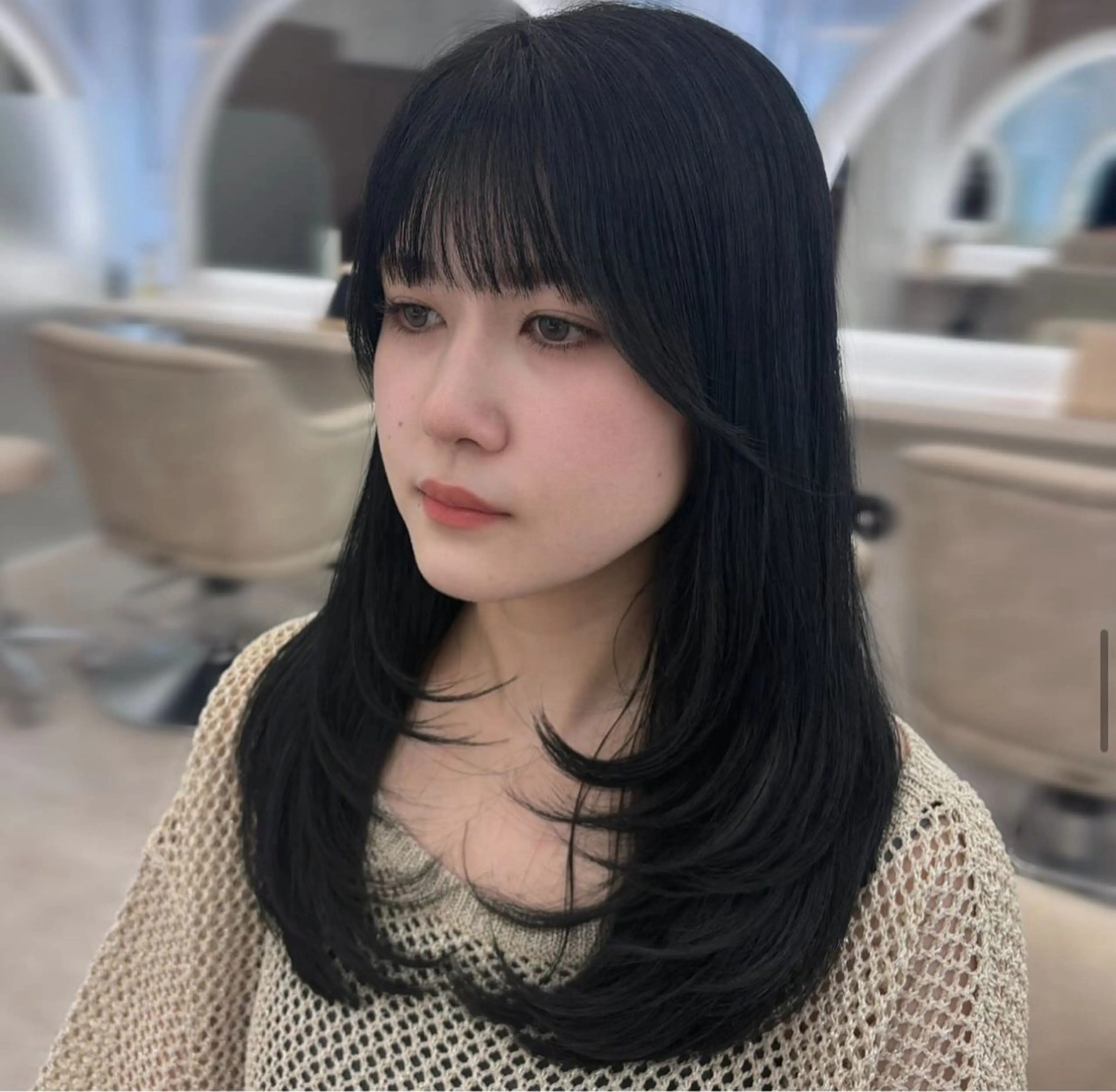 セミロング カラー 黒髪 ブルーカラー ブルーブラック 髪質改善 レイヤーカット カット 縮毛矯正 盛れる顔まわりカット 🩰💕SHIONのヘアスタイル