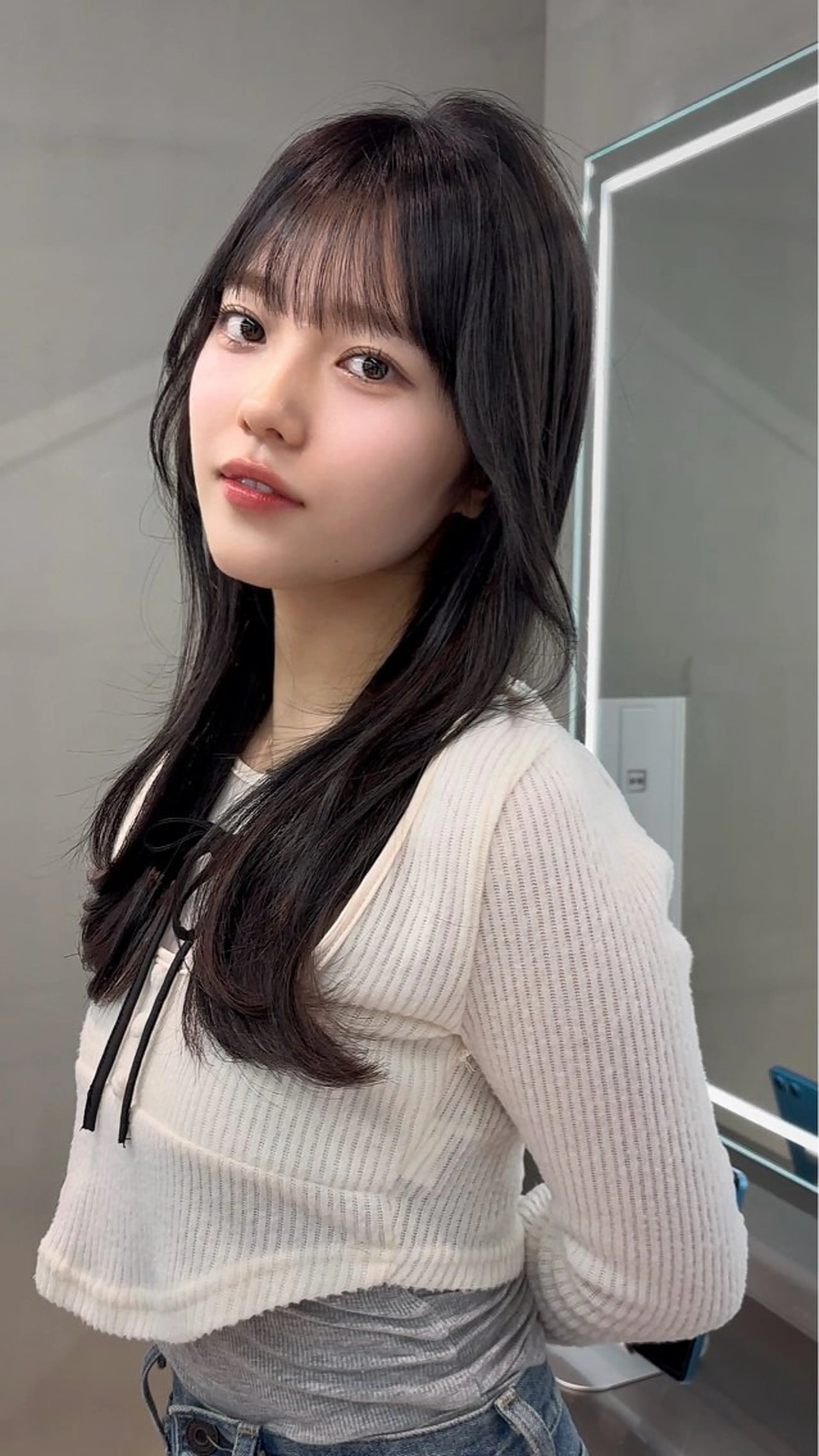 ミディアム カラー ミディアムレイヤー ベージュカラー レイヤーカット 縮毛矯正 【美髪矯正】 吉村　清志のヘアスタイル