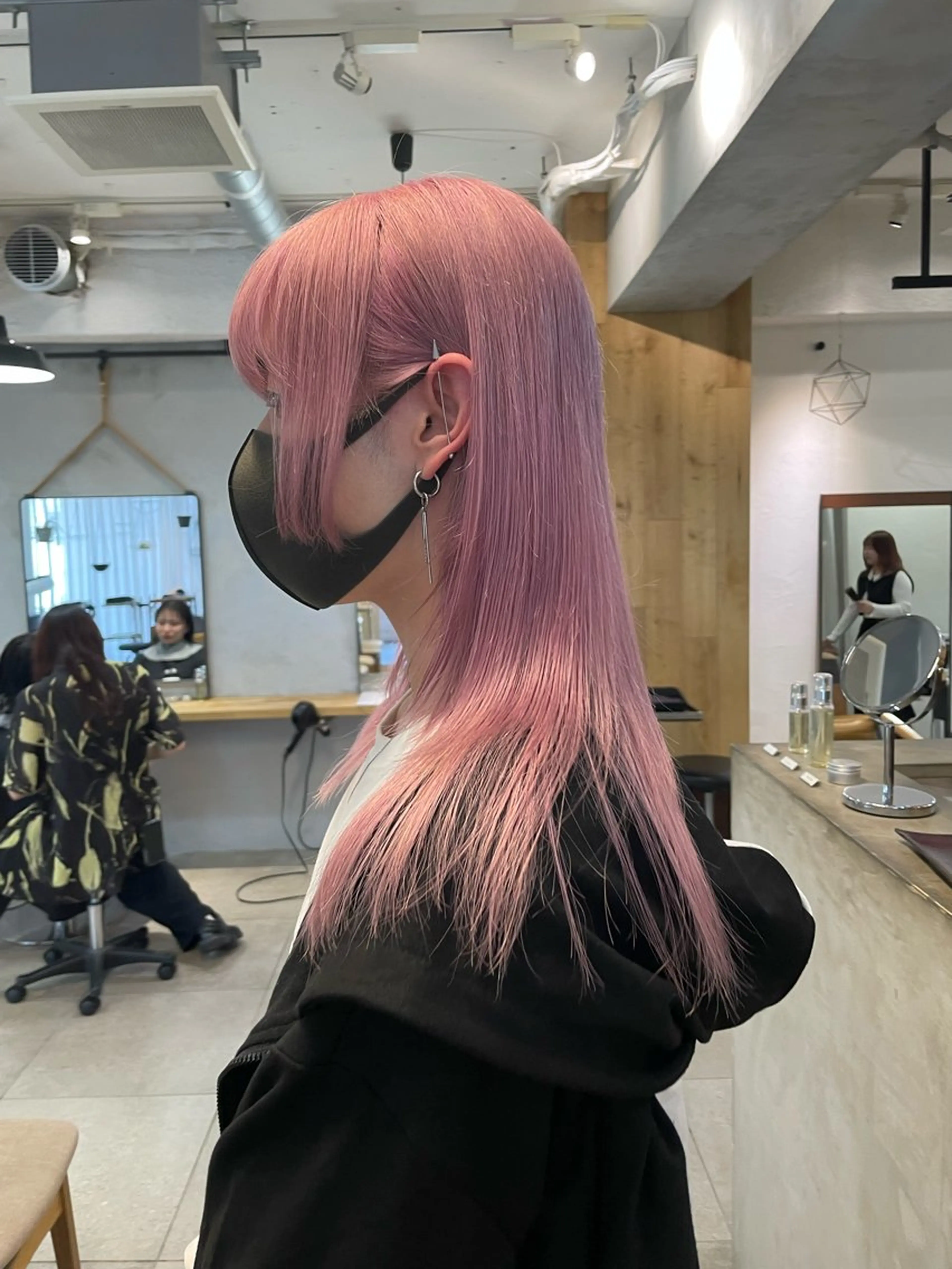 ロング カラー ミルクティー× グレージュMOMOのヘアスタイル