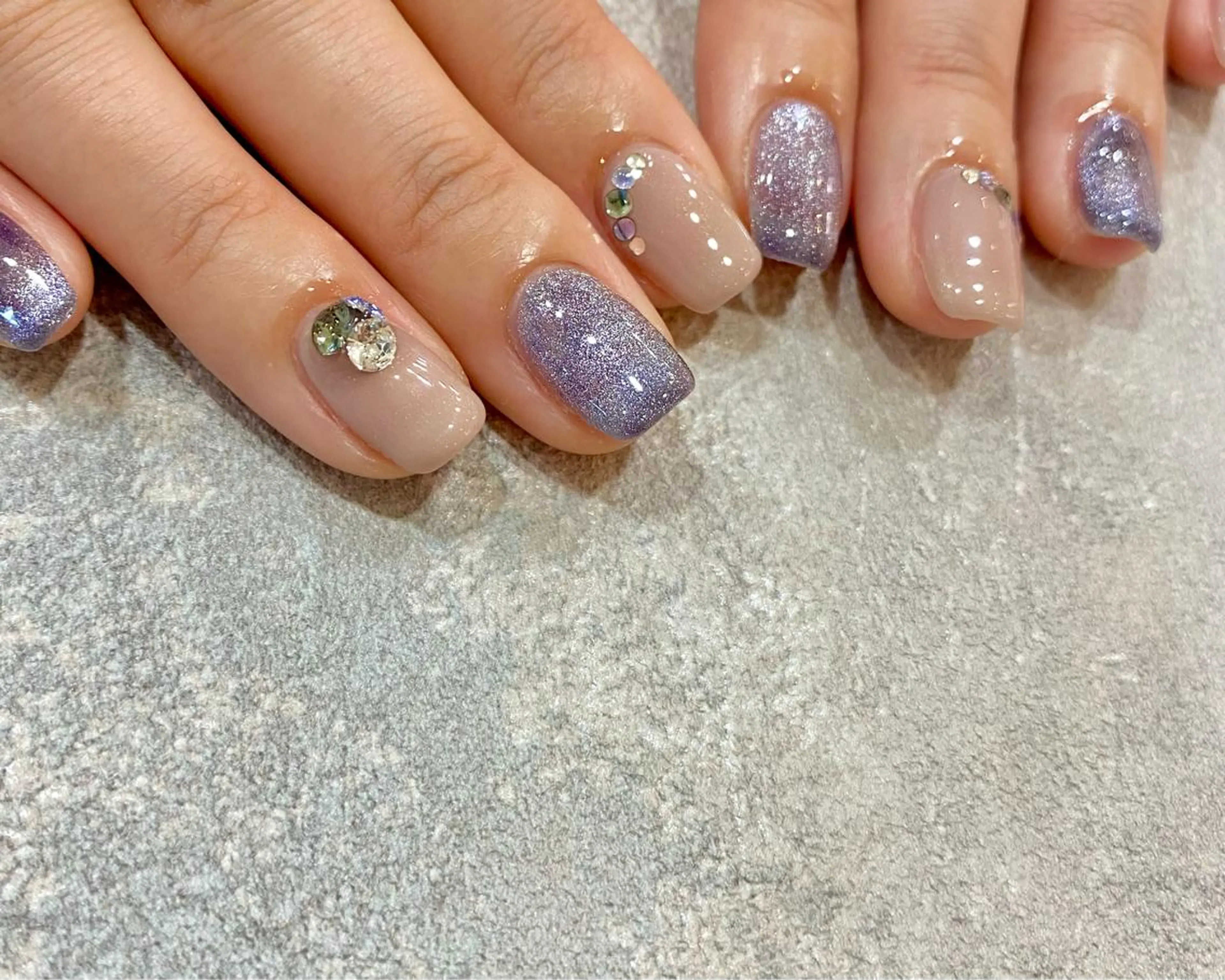 ネイル 安藤 彩乃のネイルデザイン