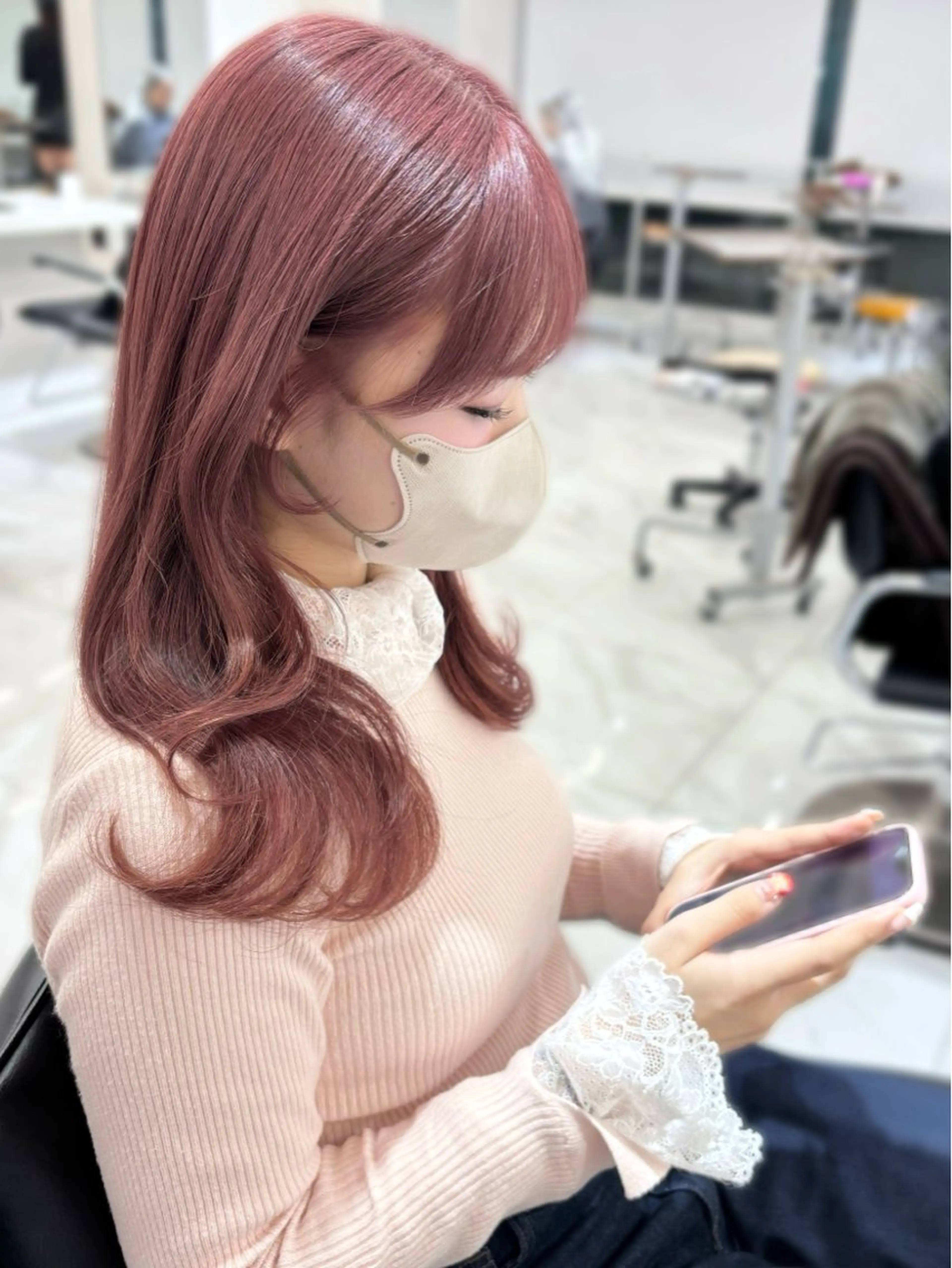 ロング カラー ベージュカラー ブリーチ ピンクカラー ピンクベージュ 顔周りカット ヘアカラー トリートメント 盛れる顔周り🤍渋谷 Risa🎀のヘアスタイル