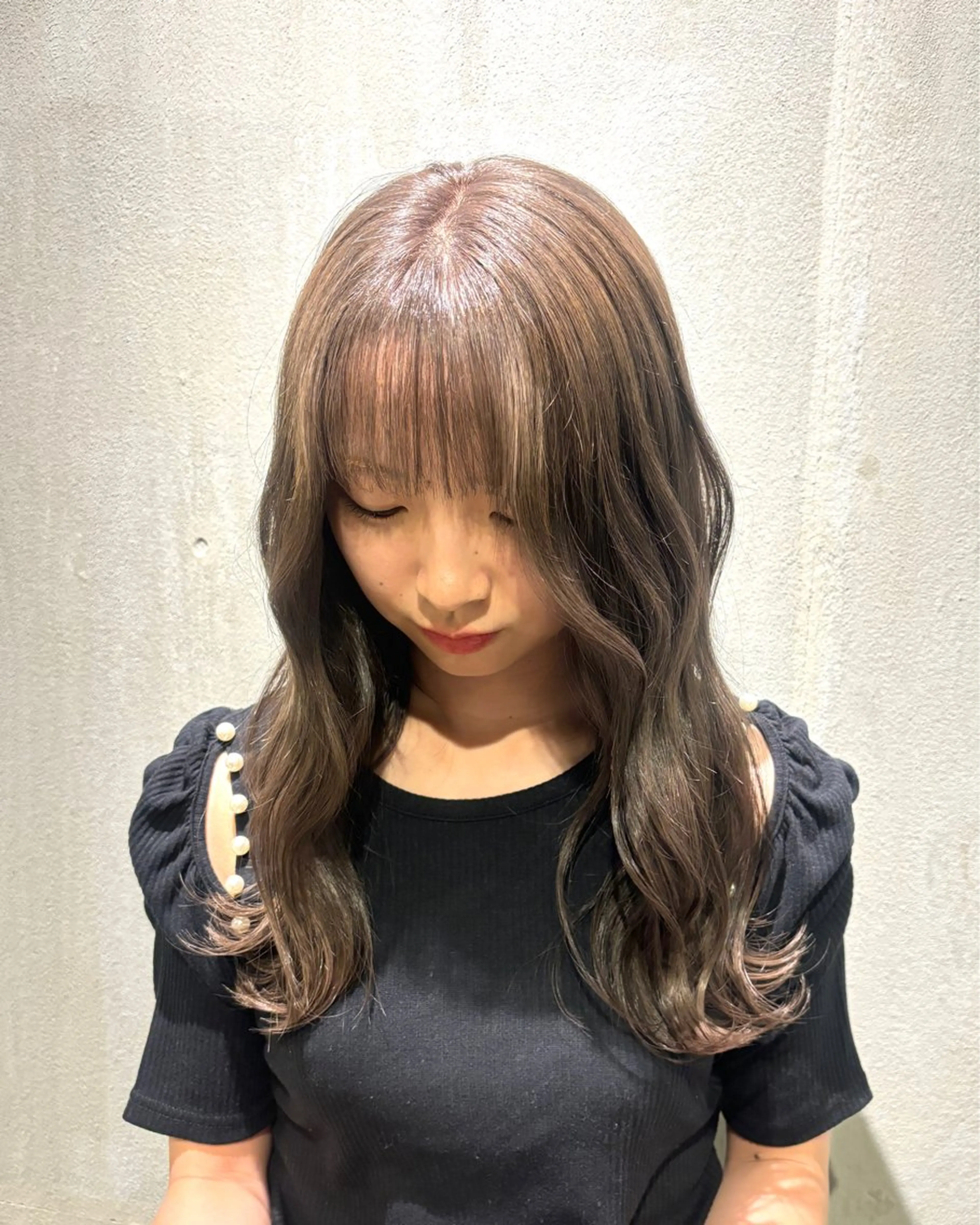 ロング カラー グレージュ オリーブグレージュ オリーブグレー 小木曽 里華のヘアスタイル