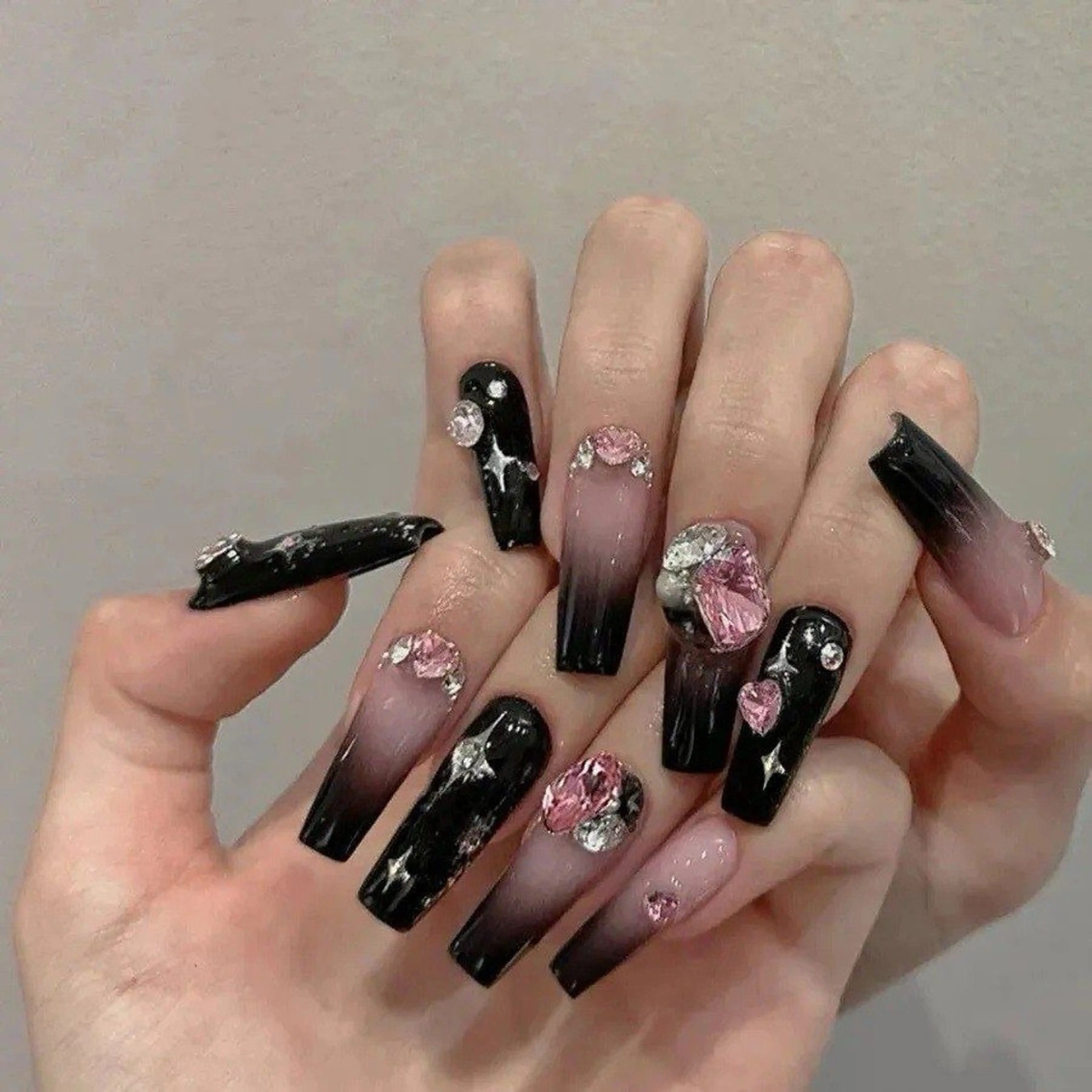 ネイル 韓国ネイル ニュアンスネイル シンプルネイル 春ネイル バレンタイン ハンドネイル ハンドケア Nihonthy Nail 新宿所属・Nihonthy Nail 新宿のネイルデザイン
