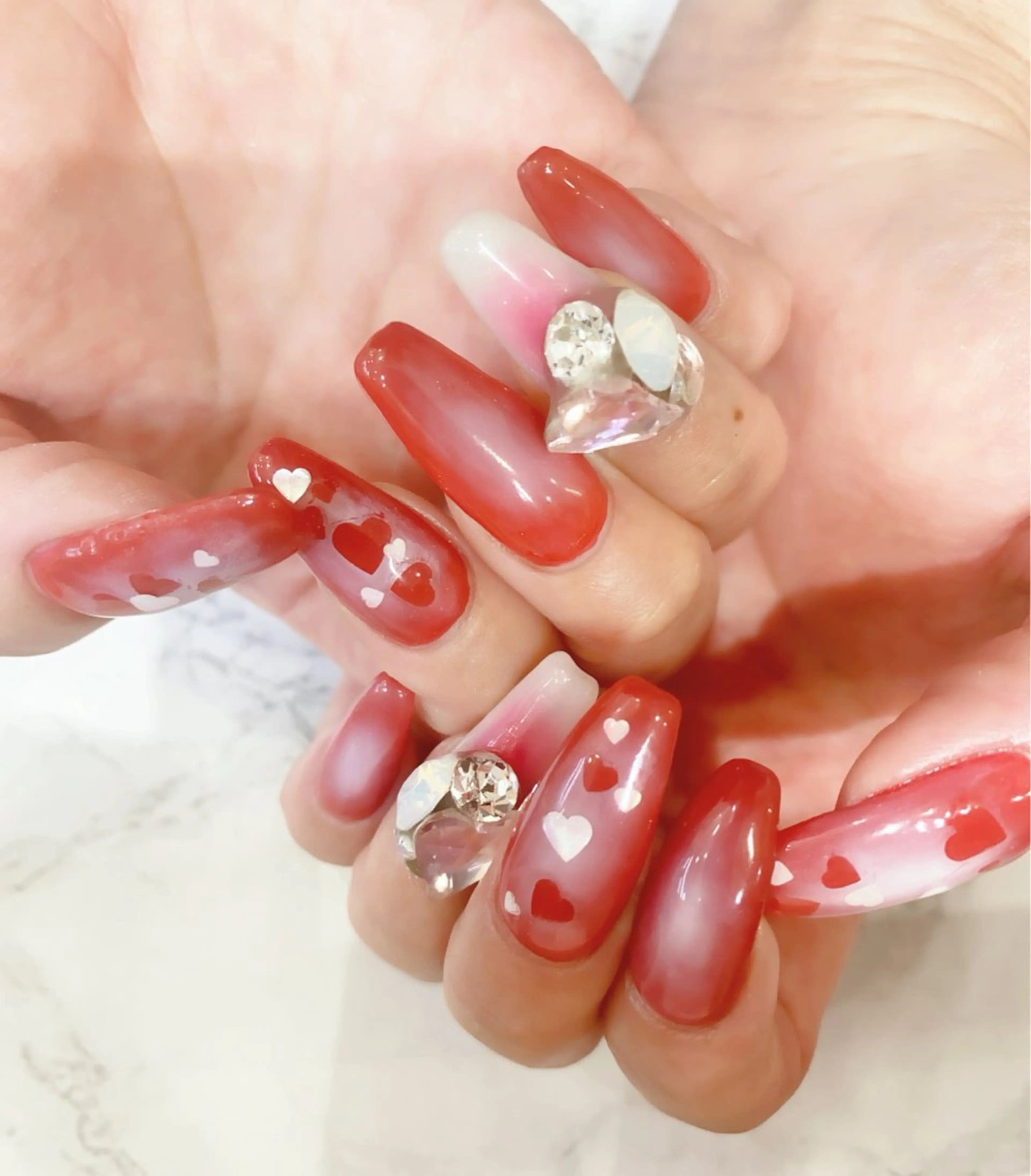 ネイル チークネイル ハート バレンタイン ハンドネイル ネイルサロン nail_upのネイルデザイン