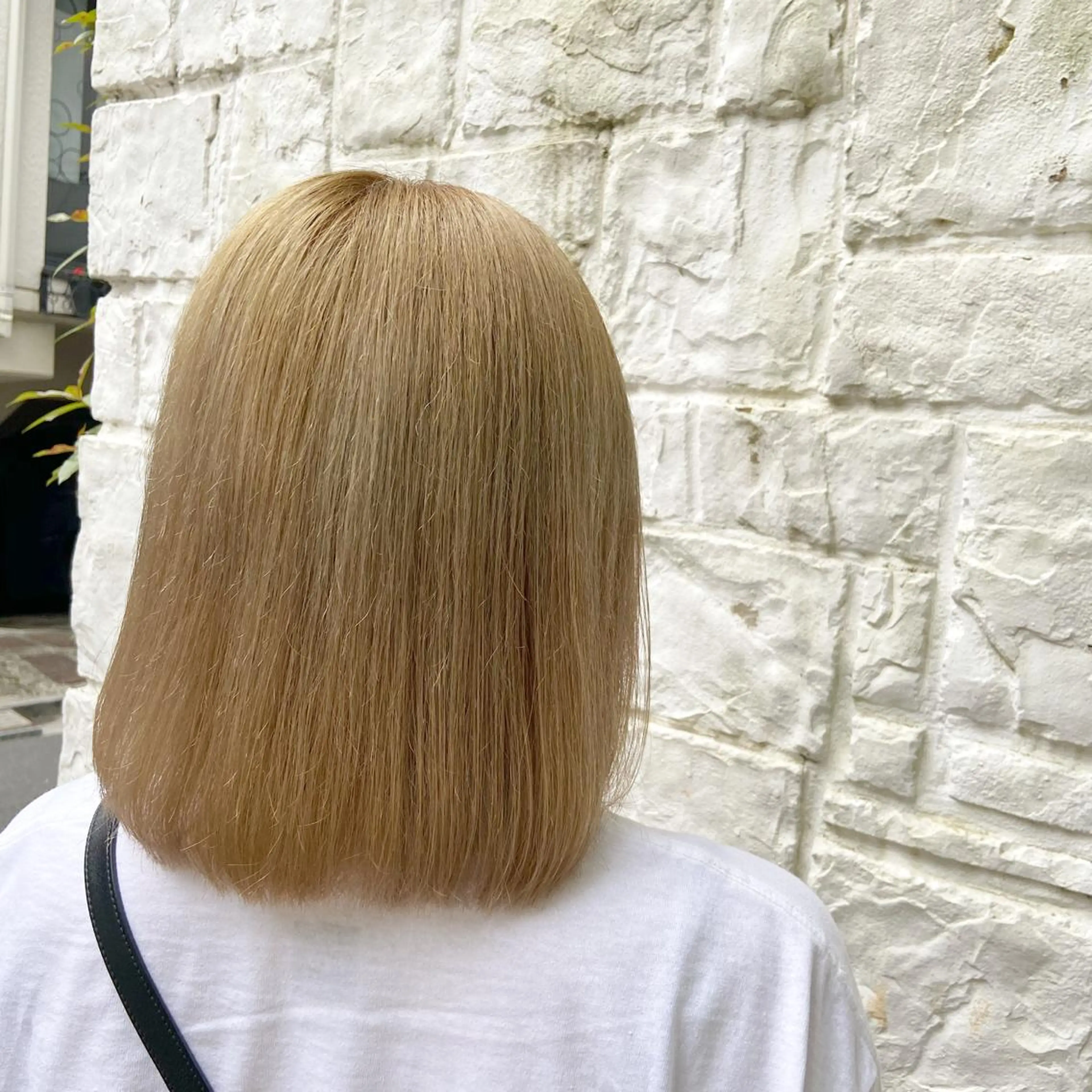 ミディアム カラー ベージュカラー ブリーチ ブロンド ケアブリーチ ダブルカラー カジュアルを女っぽく 𝗮𝘆𝗮𝗰𝗼のヘアスタイル