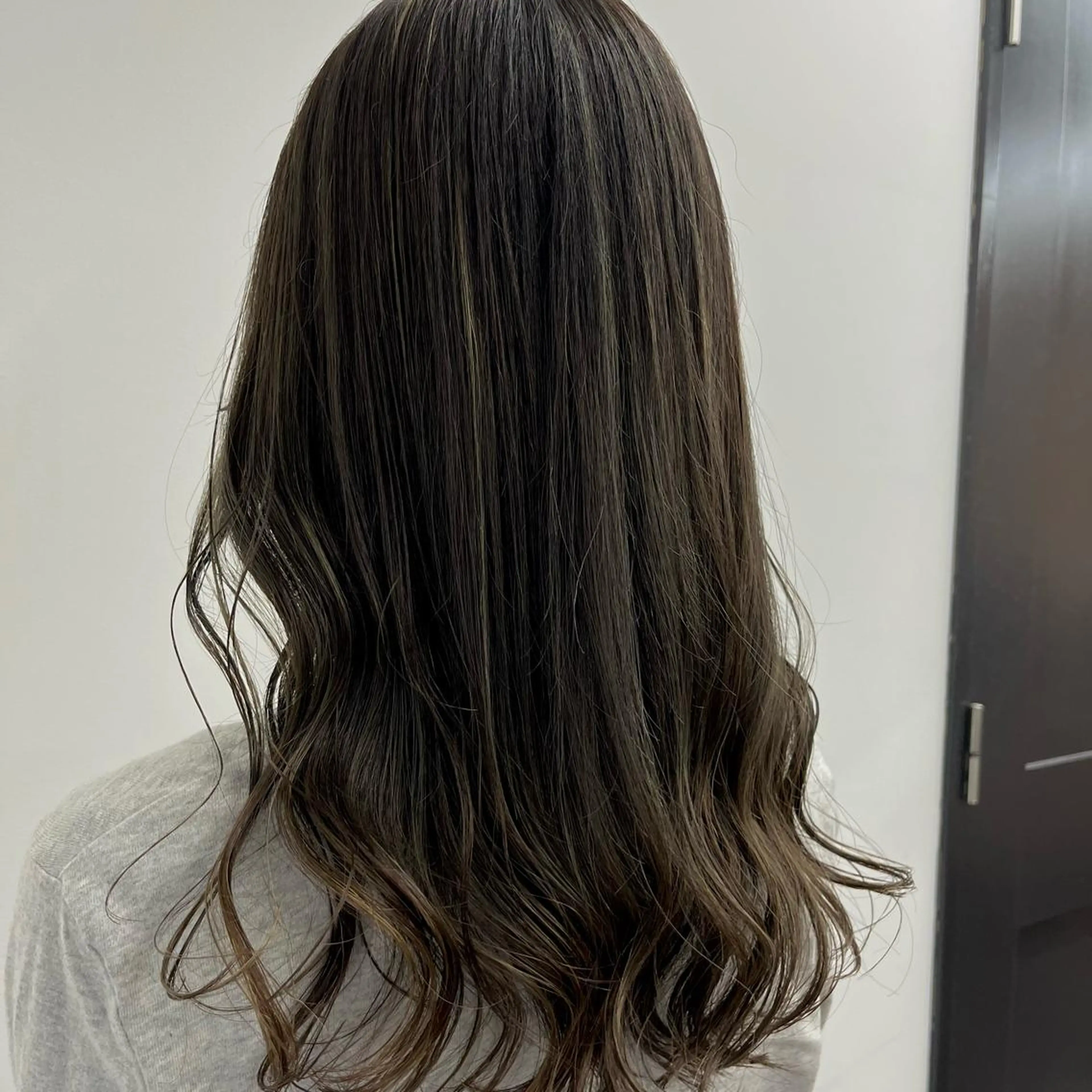 カラー 美髪縮毛矯正🫧 艶カラー/スズカのヘアスタイル