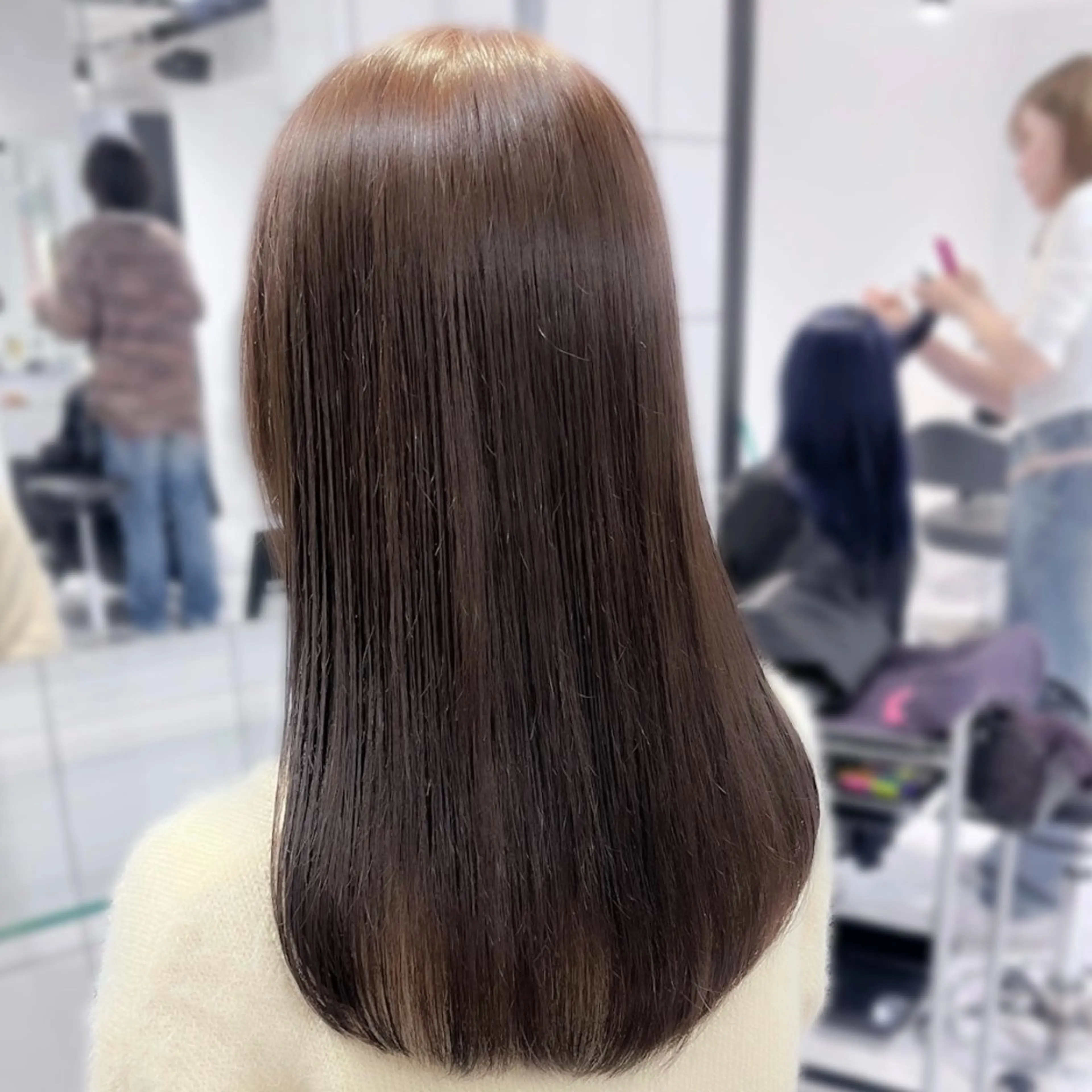 ロング カラー 🫧うる艶トレンド 🫧透明感カラーのヘアスタイル