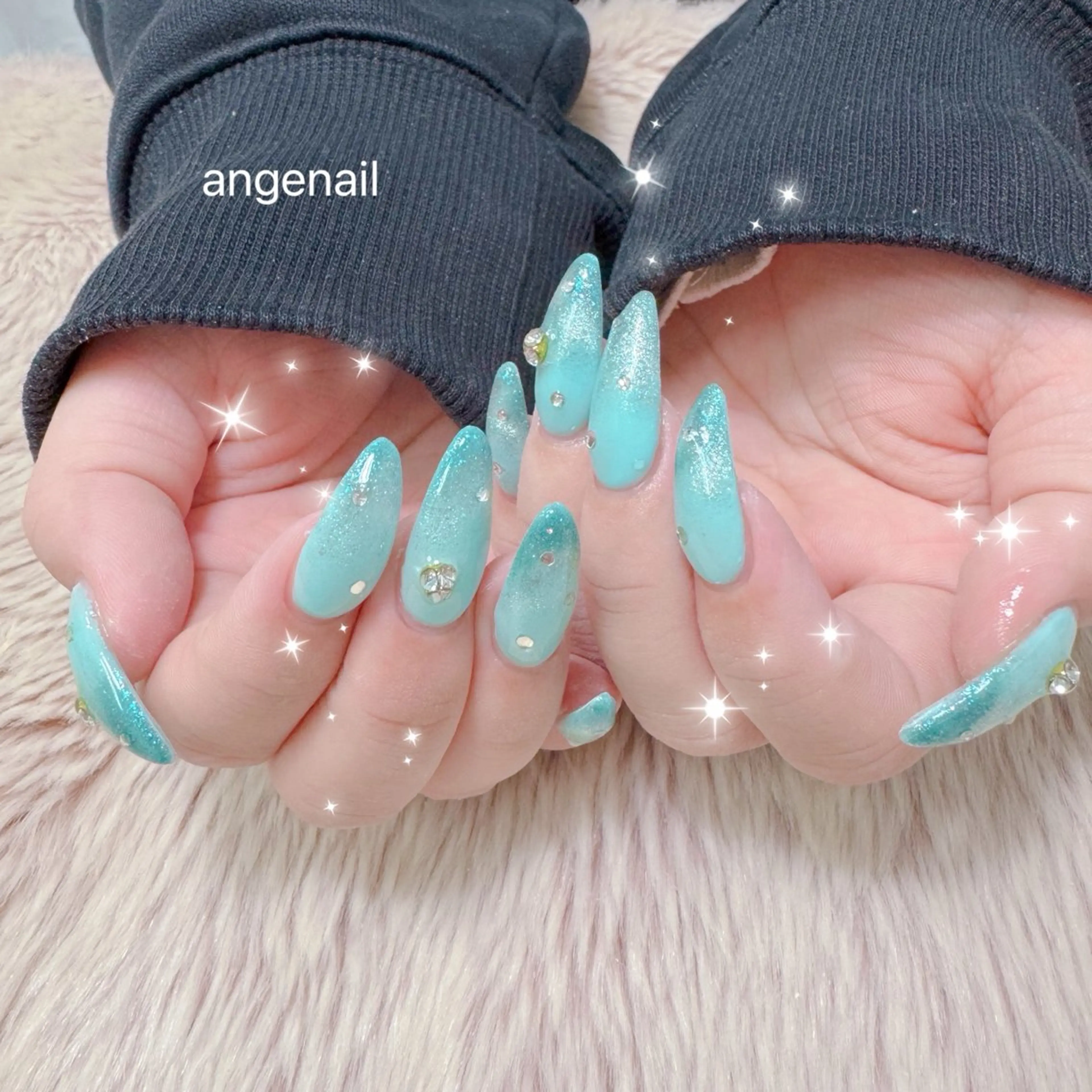 ネイル ハンドネイル オーナーネイリスト MAKIのネイルデザイン