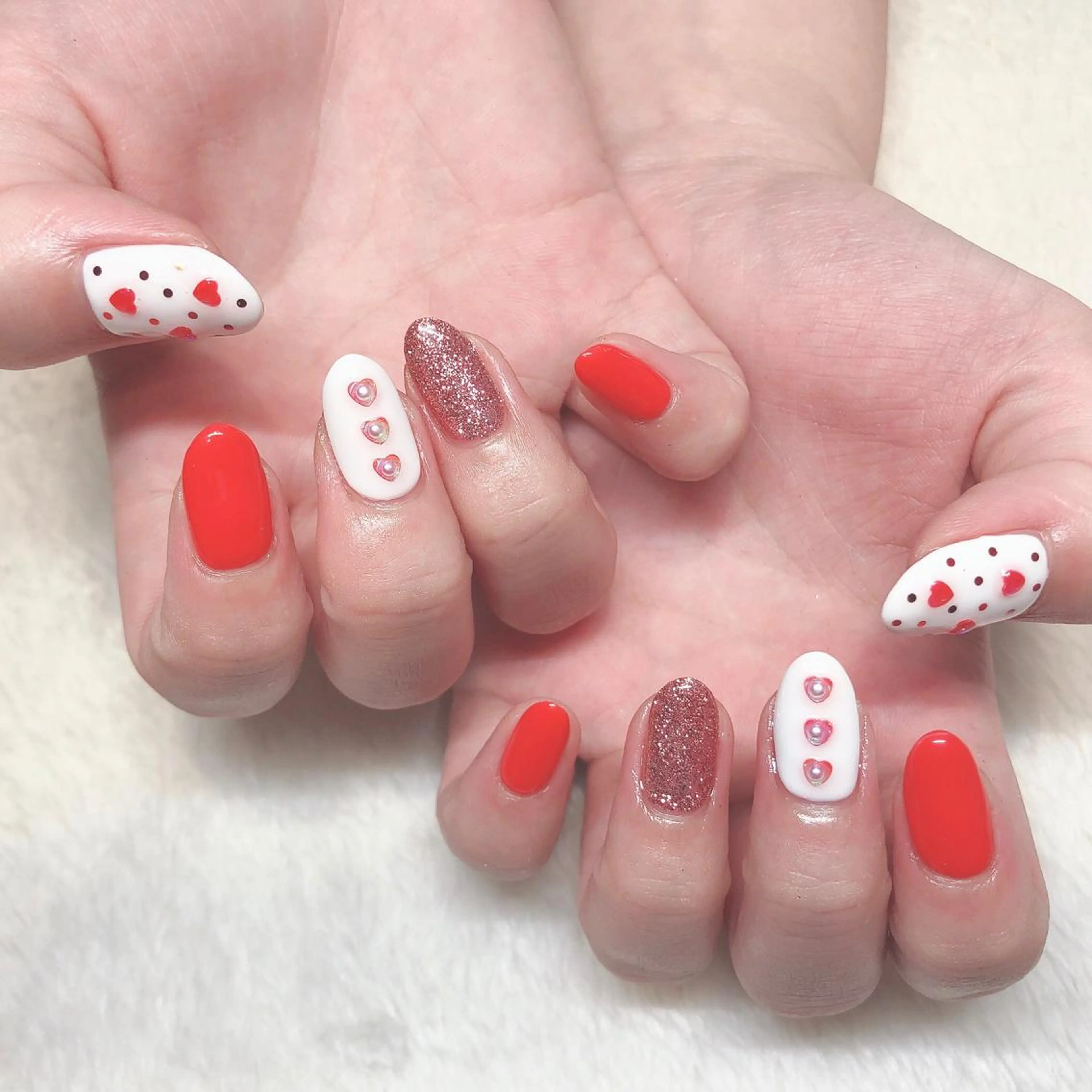 ネイル フットネイル フレンチネイル ジェルネイル ラメ(グリッター) ラメグラデーション NEO Beauty Salon所属・𝐍𝐄𝐎 𝐉𝐔𝐑𝐈のネイルデザイン