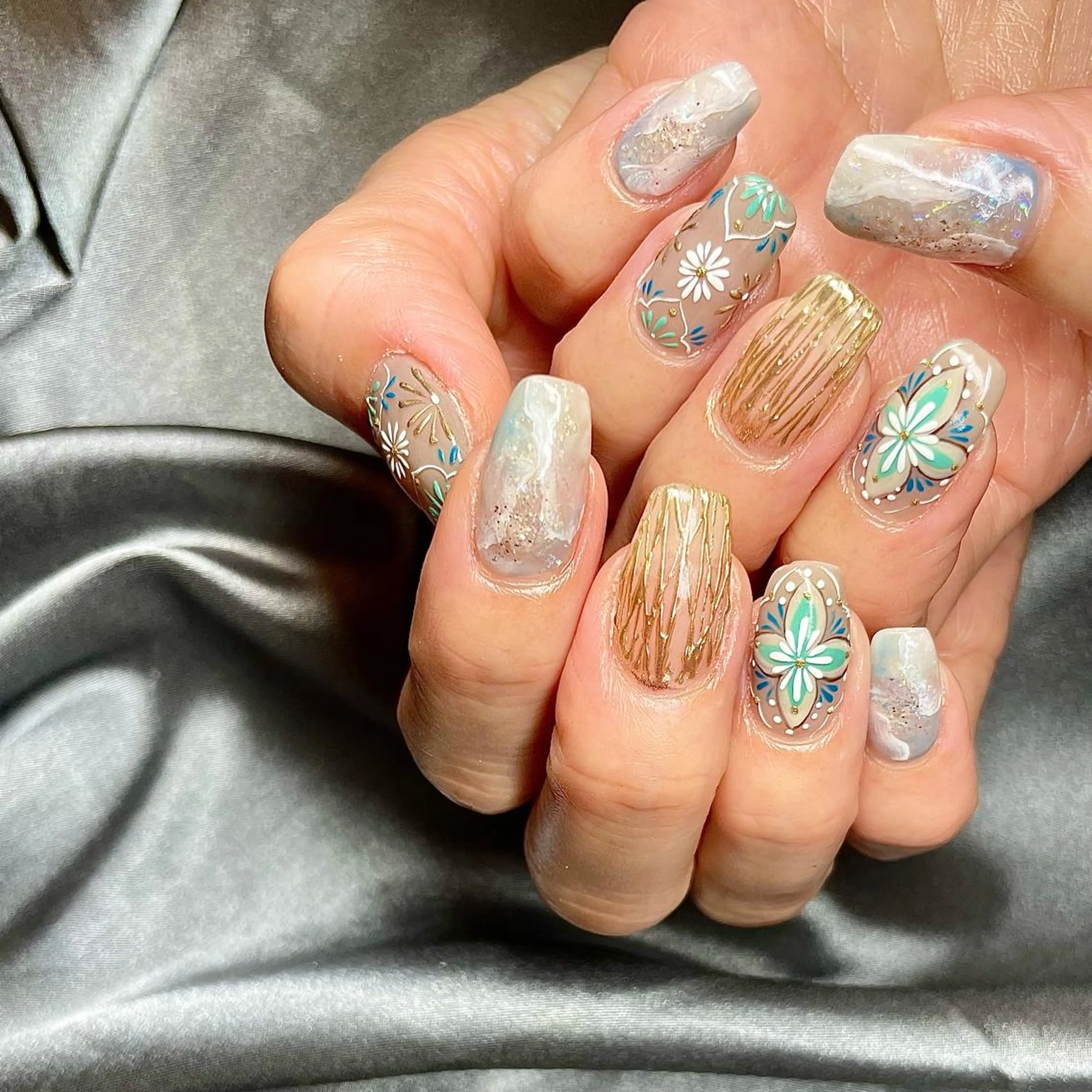 ミディアム カラー パーマ ヘアアレンジ メンズ キッズ ネイル マツエク・マツパ アイブロウ ストーンネイル nail&eye Aoのマツエク・マツパデザイン