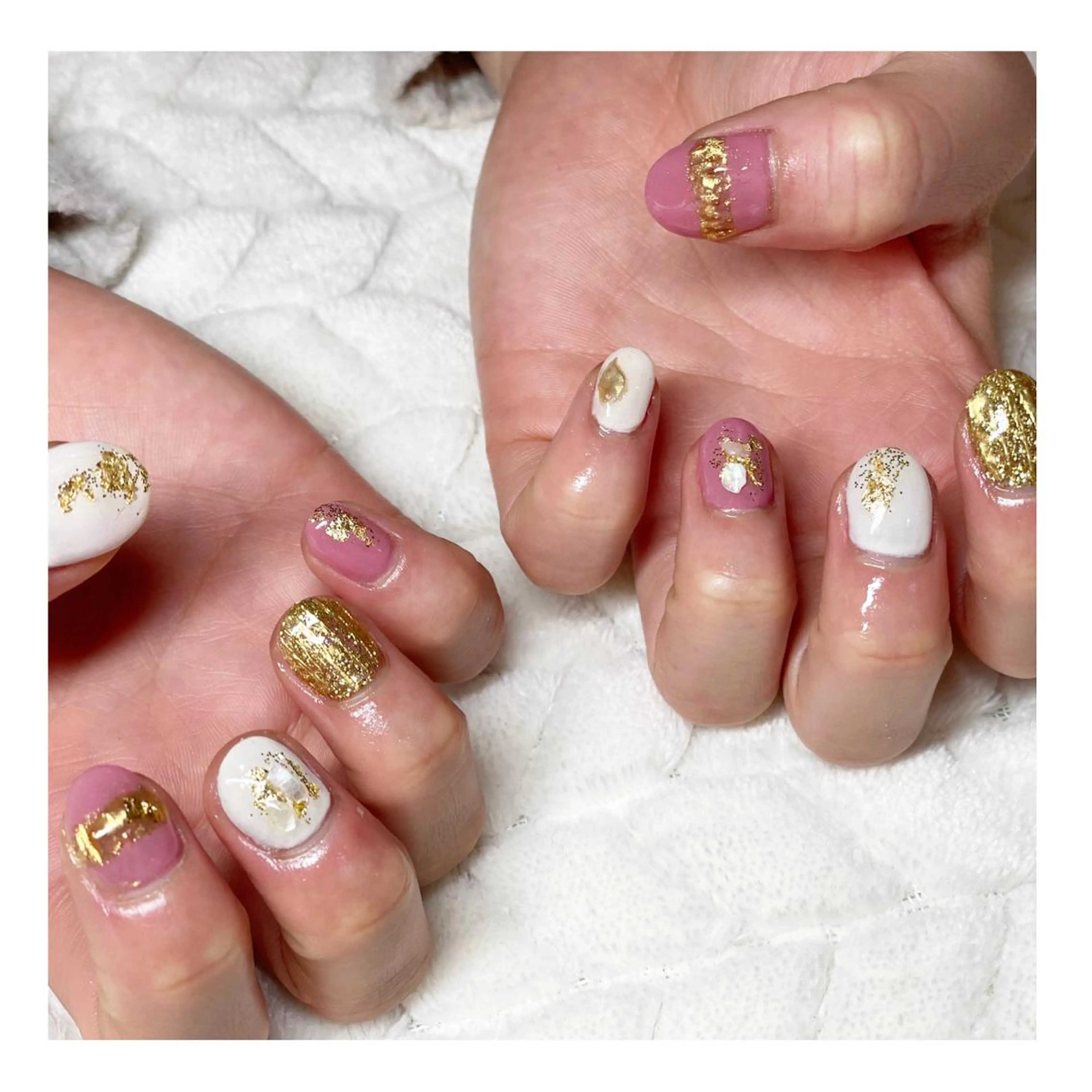 ネイル ゴールド ニュアンスネイル ピンク ショートネイル ホワイト ハンドネイル LaLa Peach 福岡のマツエク・マツパデザイン