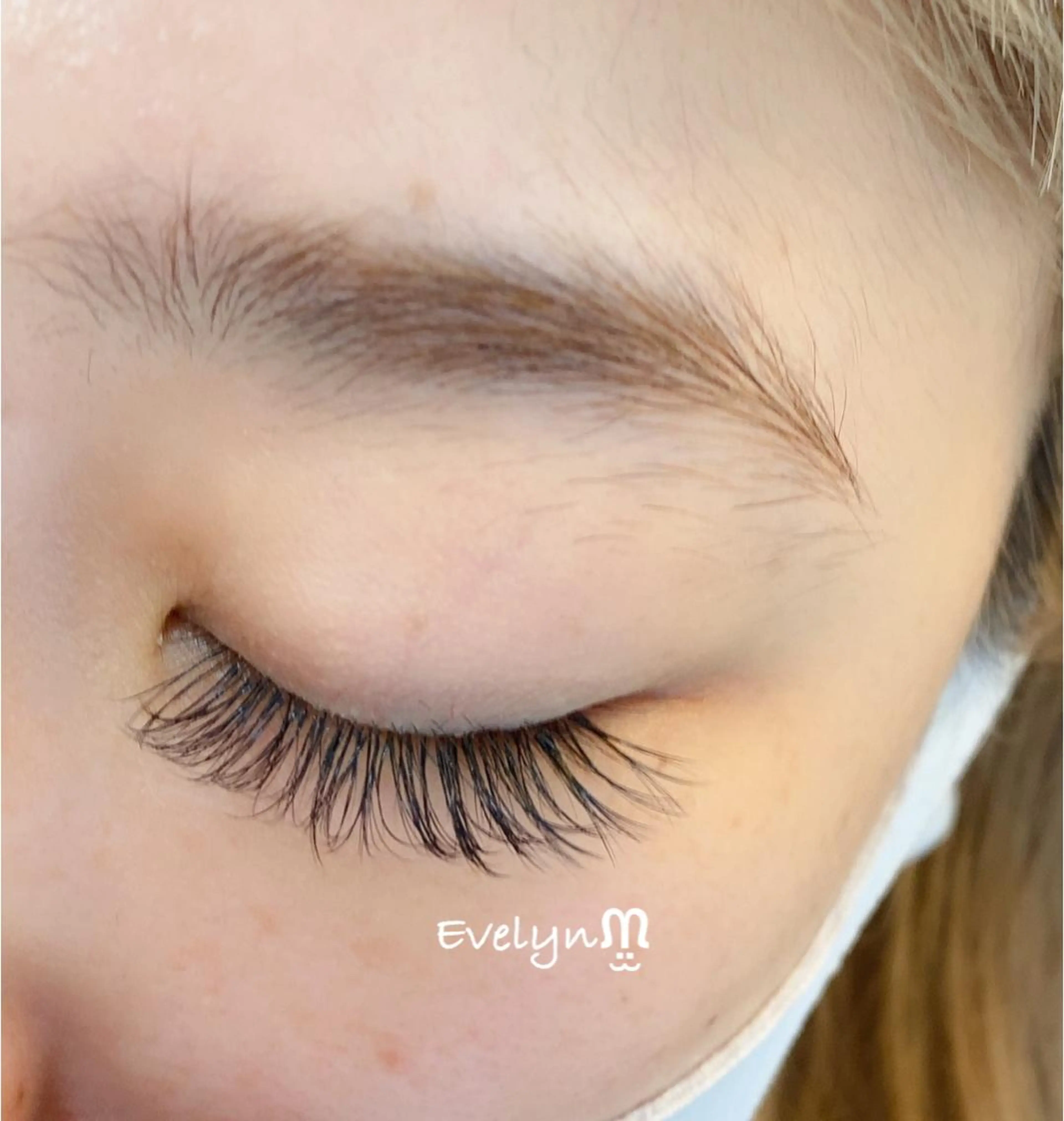 マツエク・マツパ 付け放題 カラーマツエク フラットラッシュ ミンク アップワードラッシュ く みのマツエク・マツパデザイン