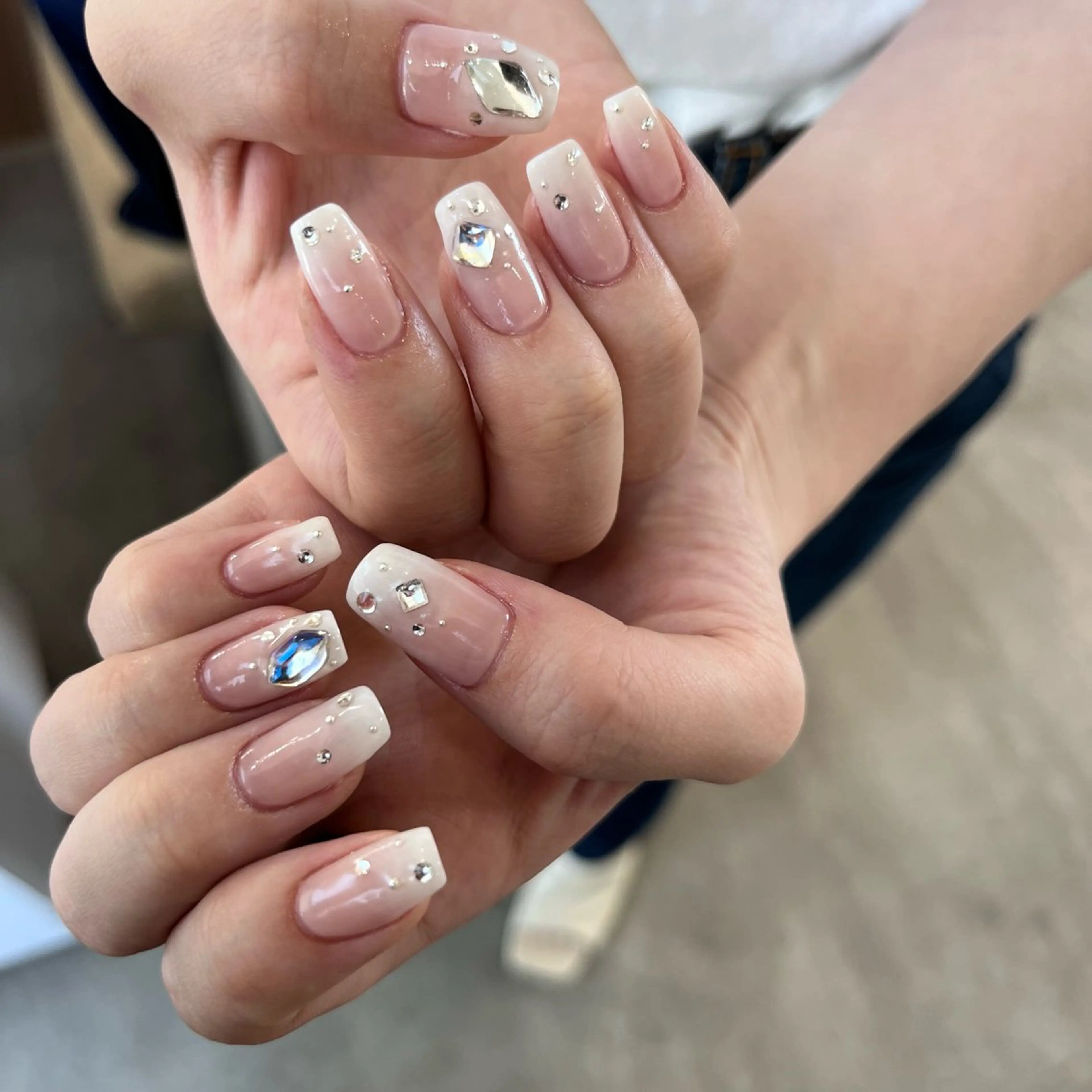 ネイル 井上 杏奈のネイルデザイン