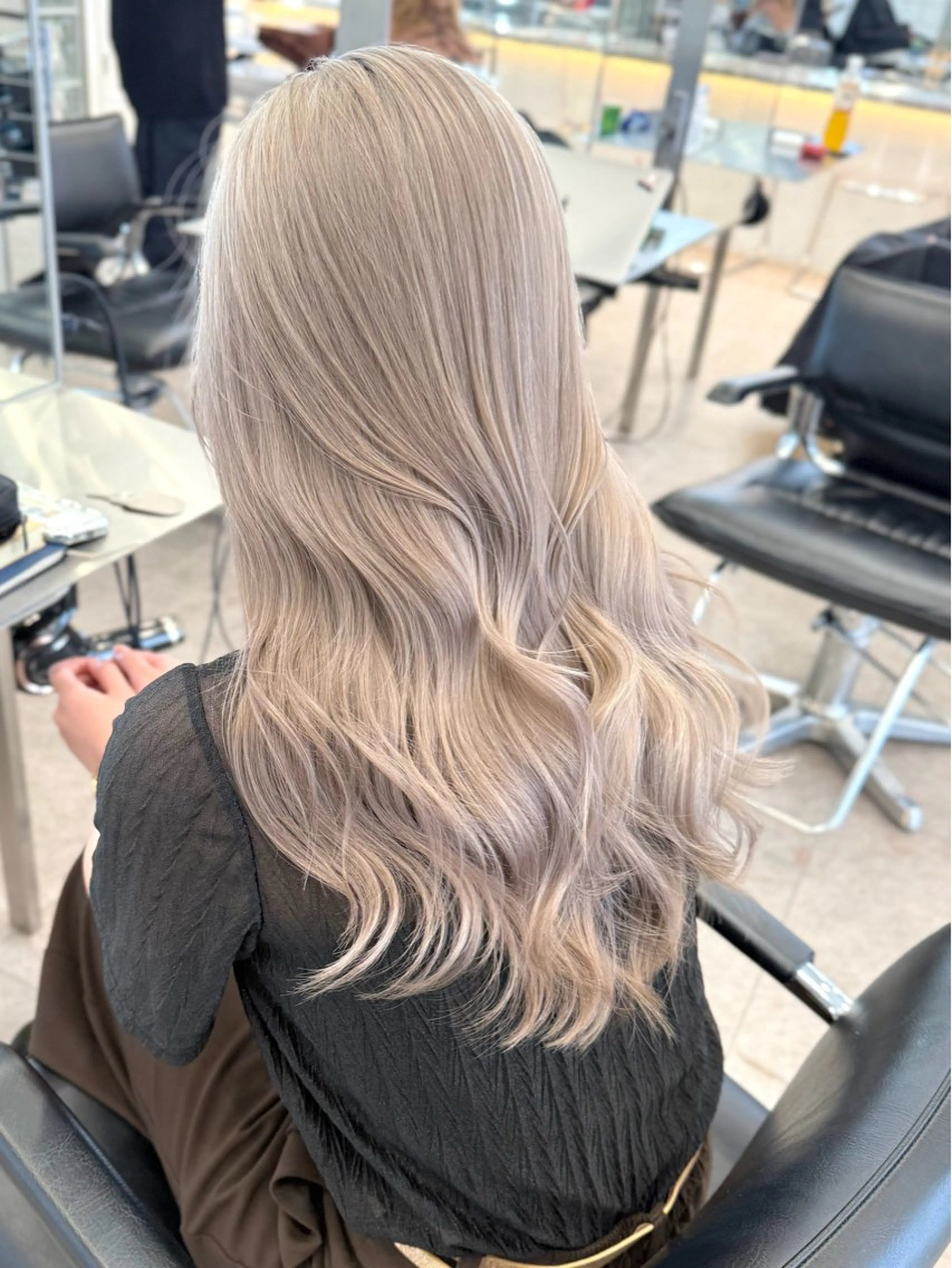 ロング カラー ベージュカラー ミルクティーベージュ ホワイトベージュ ヘアカラー リタッチモデル募集中 /りな⭐️のヘアスタイル