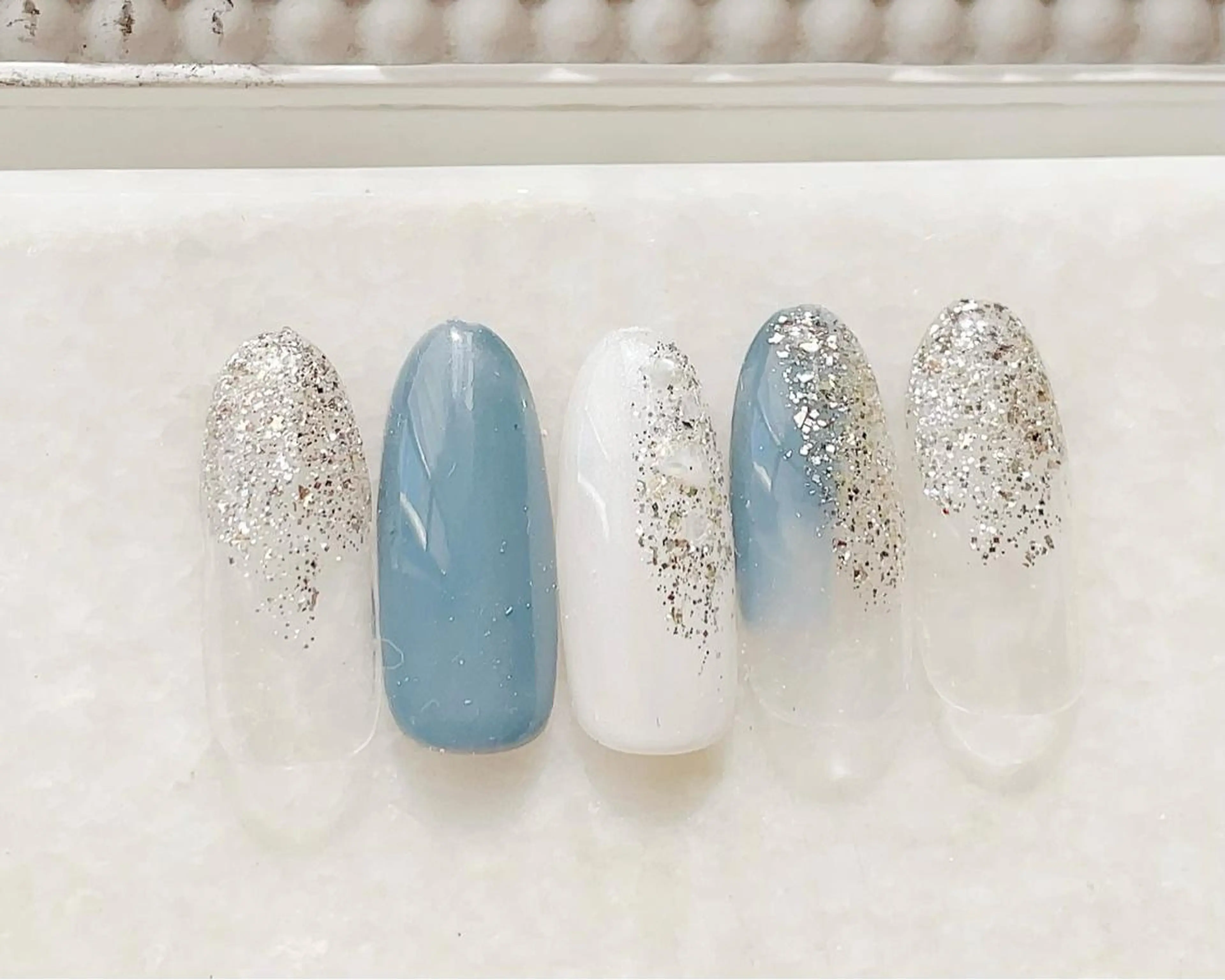 ネイル ジェルネイル キラキラネイル パラジェル 冬ネイル ハンドネイル Satomi  のネイルデザイン