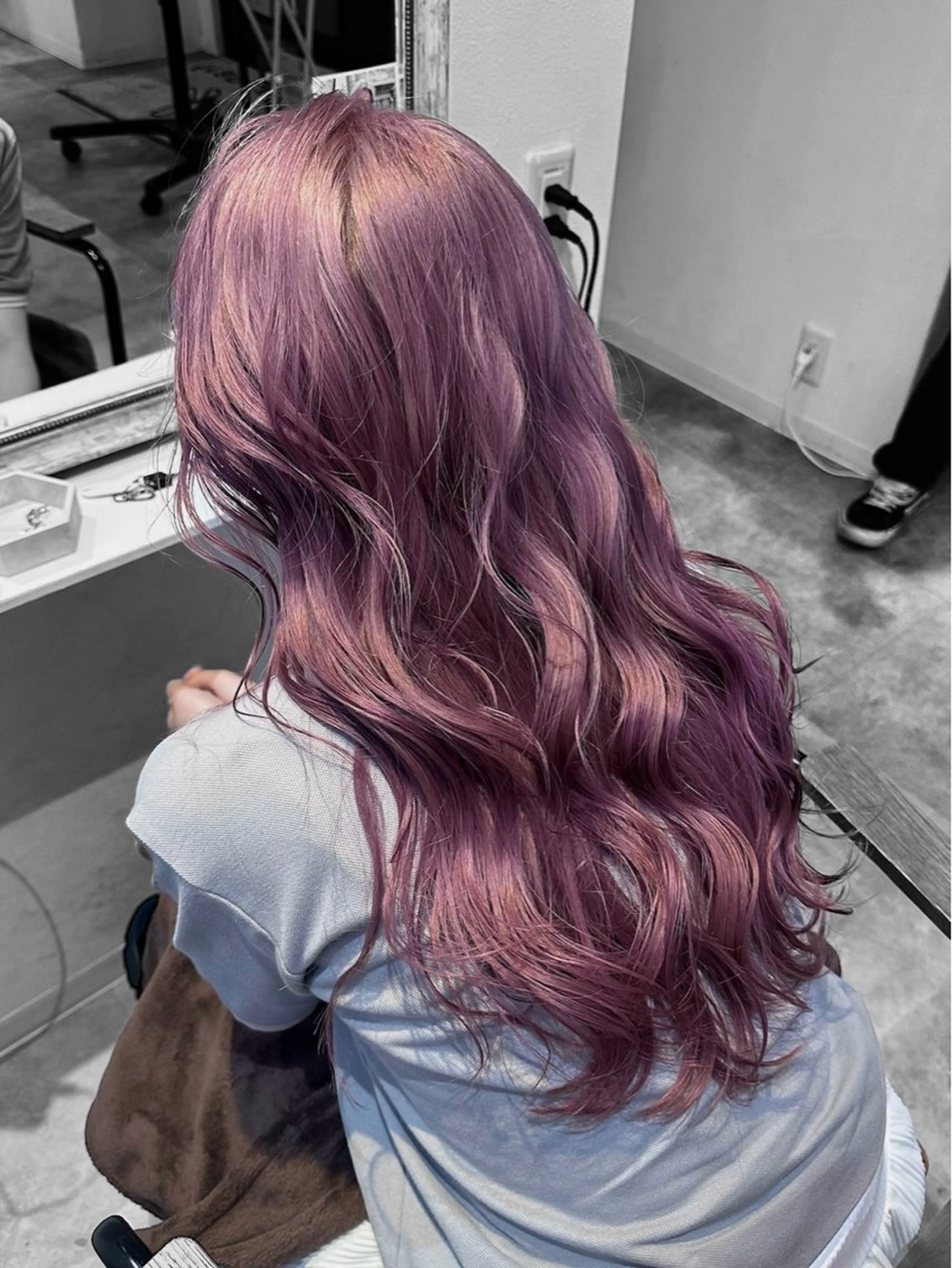 ロング カラー ブリーチ ピンクカラー ヘアカラー トリートメント ura/デザイン/ ハイトーン/個性派のヘアスタイル