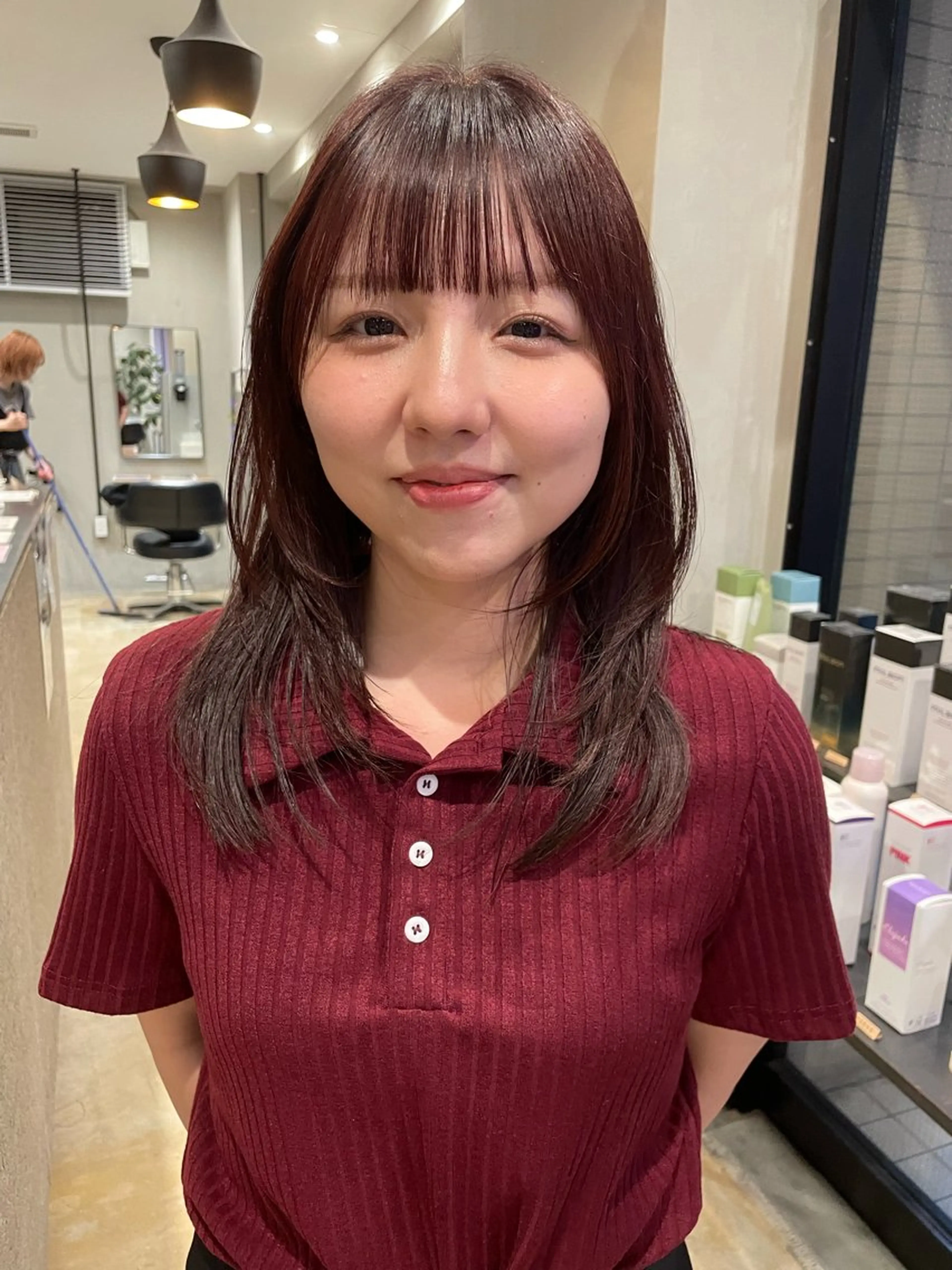 ミディアム カラー レッドカラー レイヤーカット 博多/ブリーチ/レイ ヤーカット/莉子のヘアスタイル