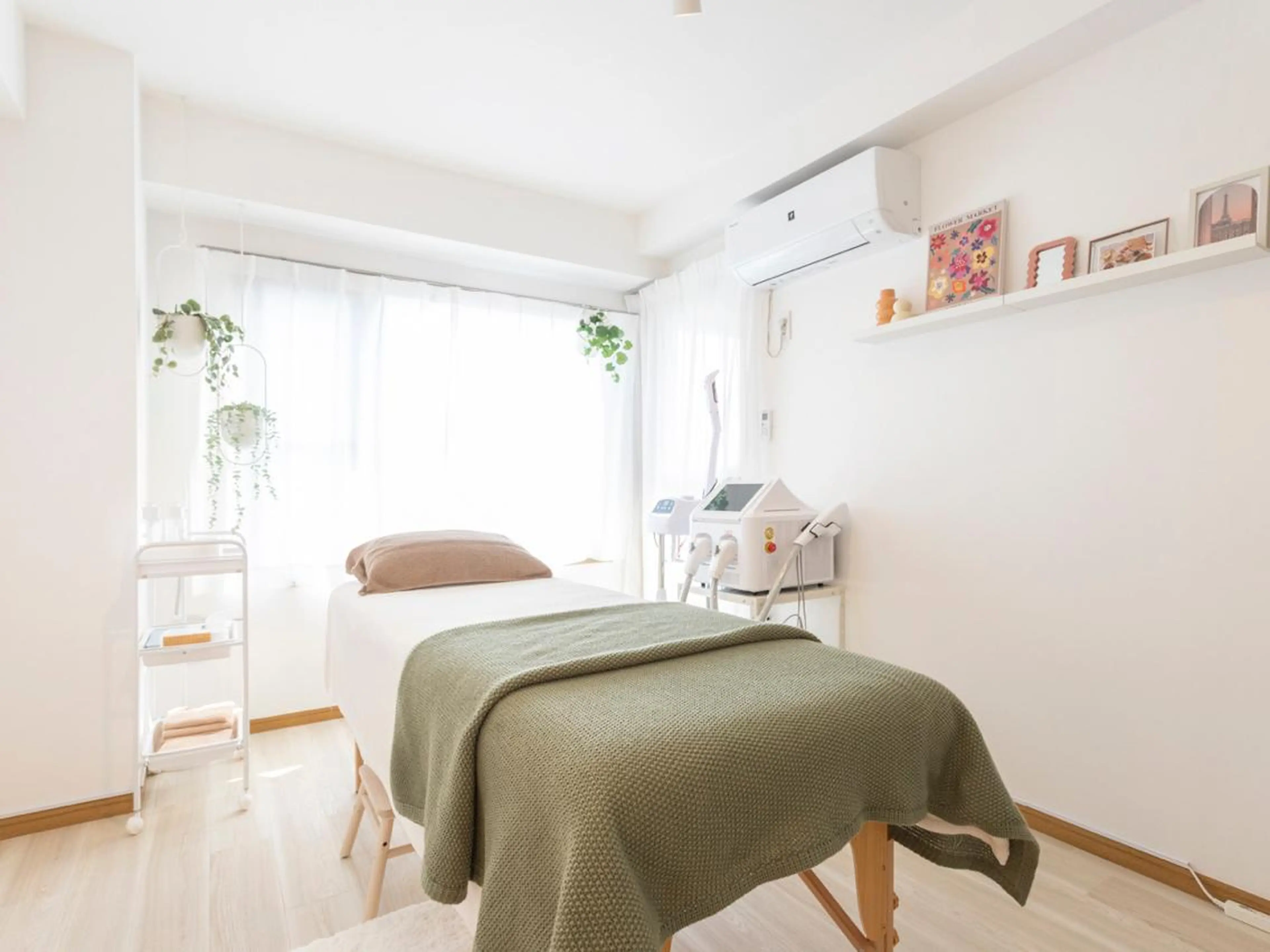 ハーブピーリング /毛穴ケア/脱毛/韓国ツヤ肌専門店【HARU.】所属・韓国ツヤ肌ピーリング ハーブ脱毛HARU.のエステ・リラクイメージ