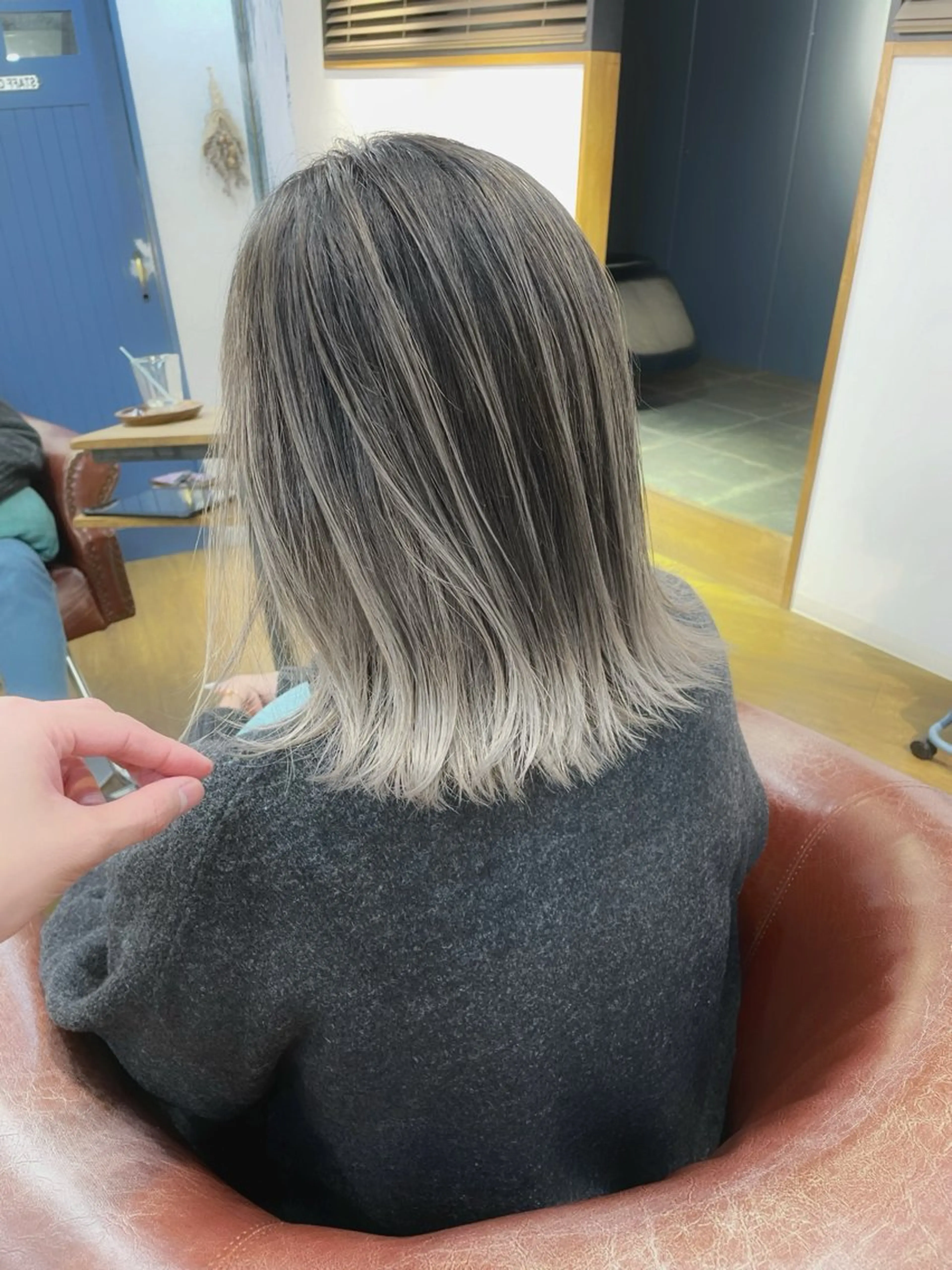 ミディアム カラー かわさき ともやのヘアスタイル