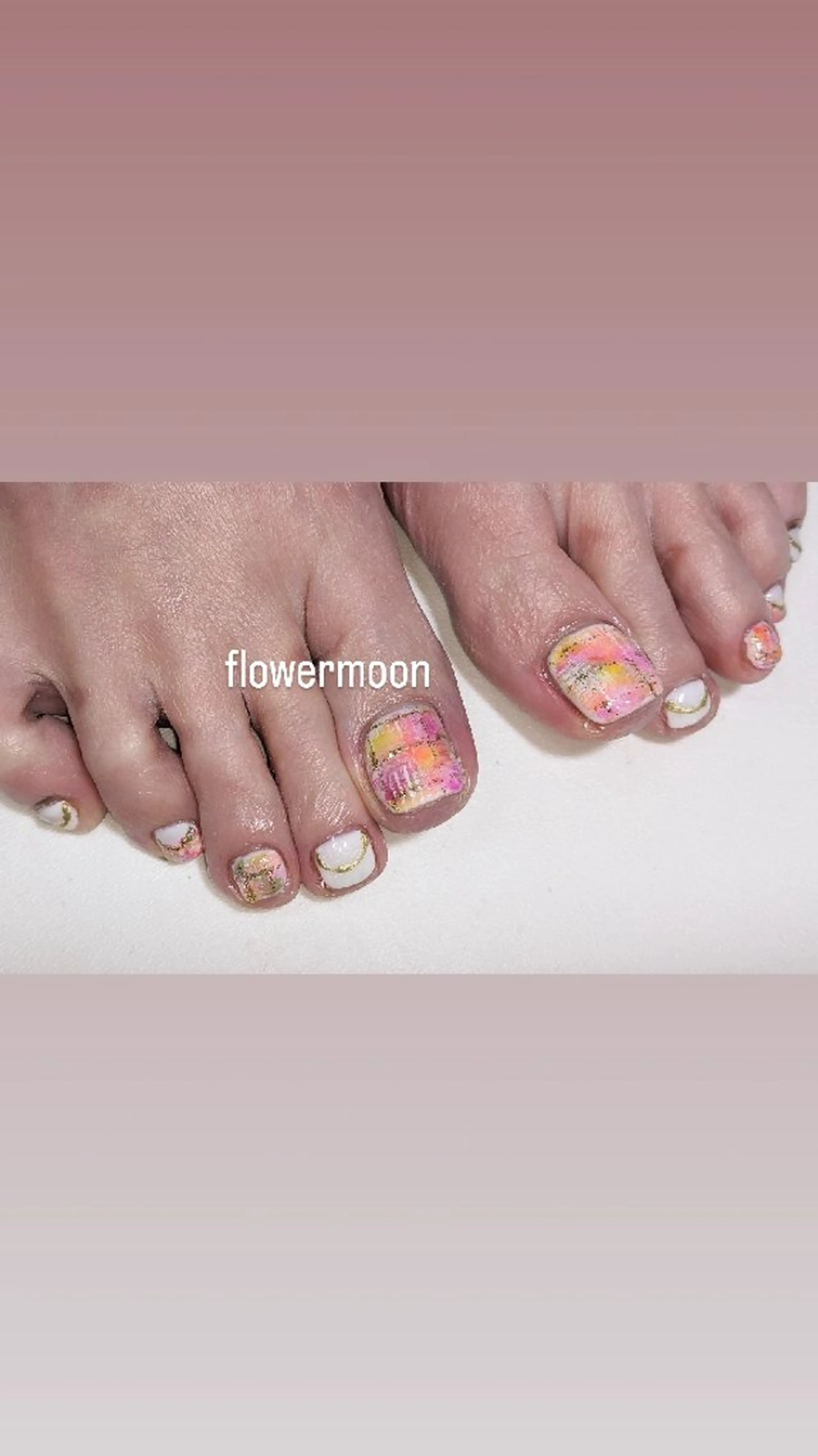 ネイル フラワー ムーンのネイルデザイン