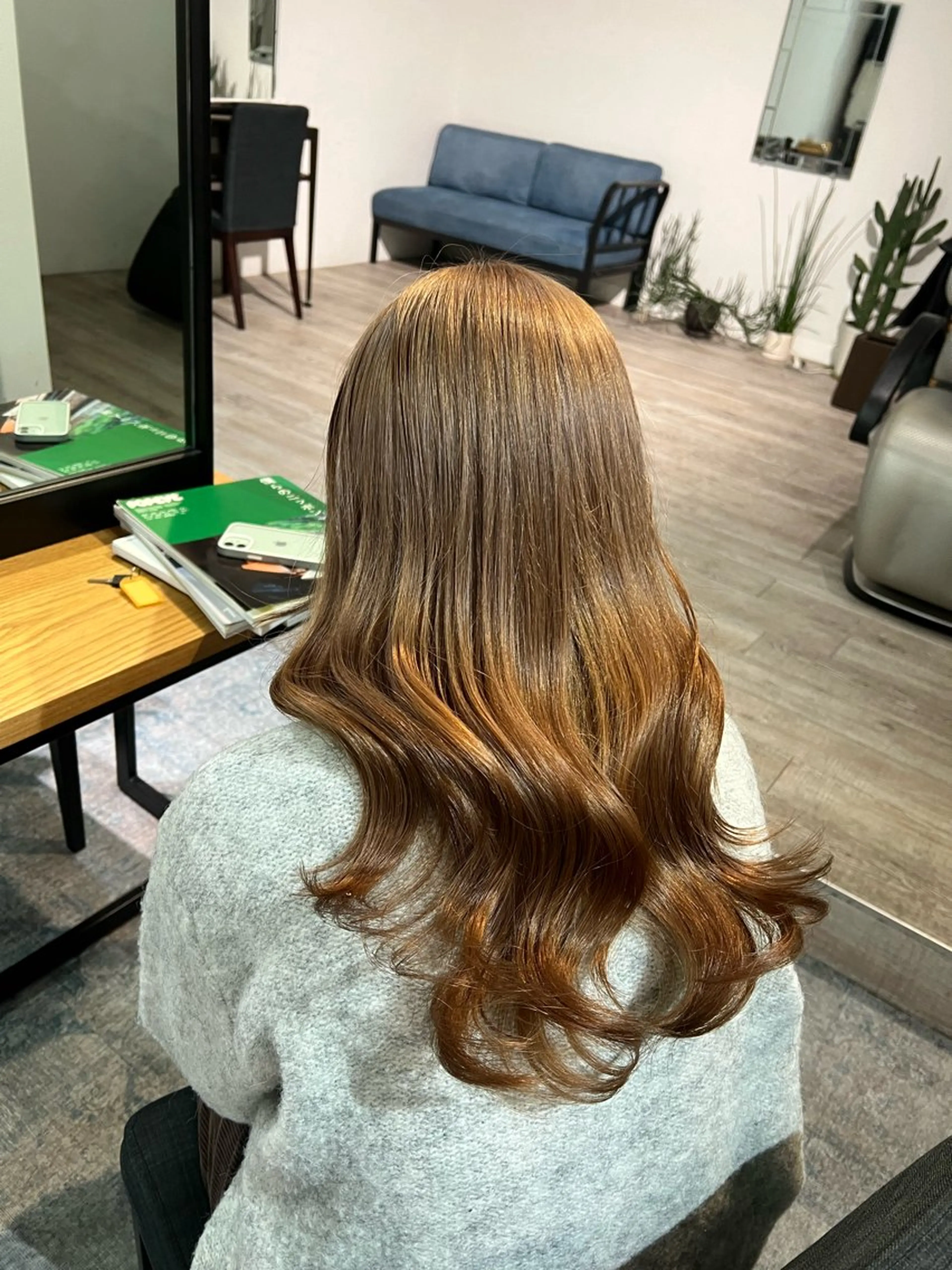 ロング カラー 🌈re-room EIKI🇰🇷のヘアスタイル