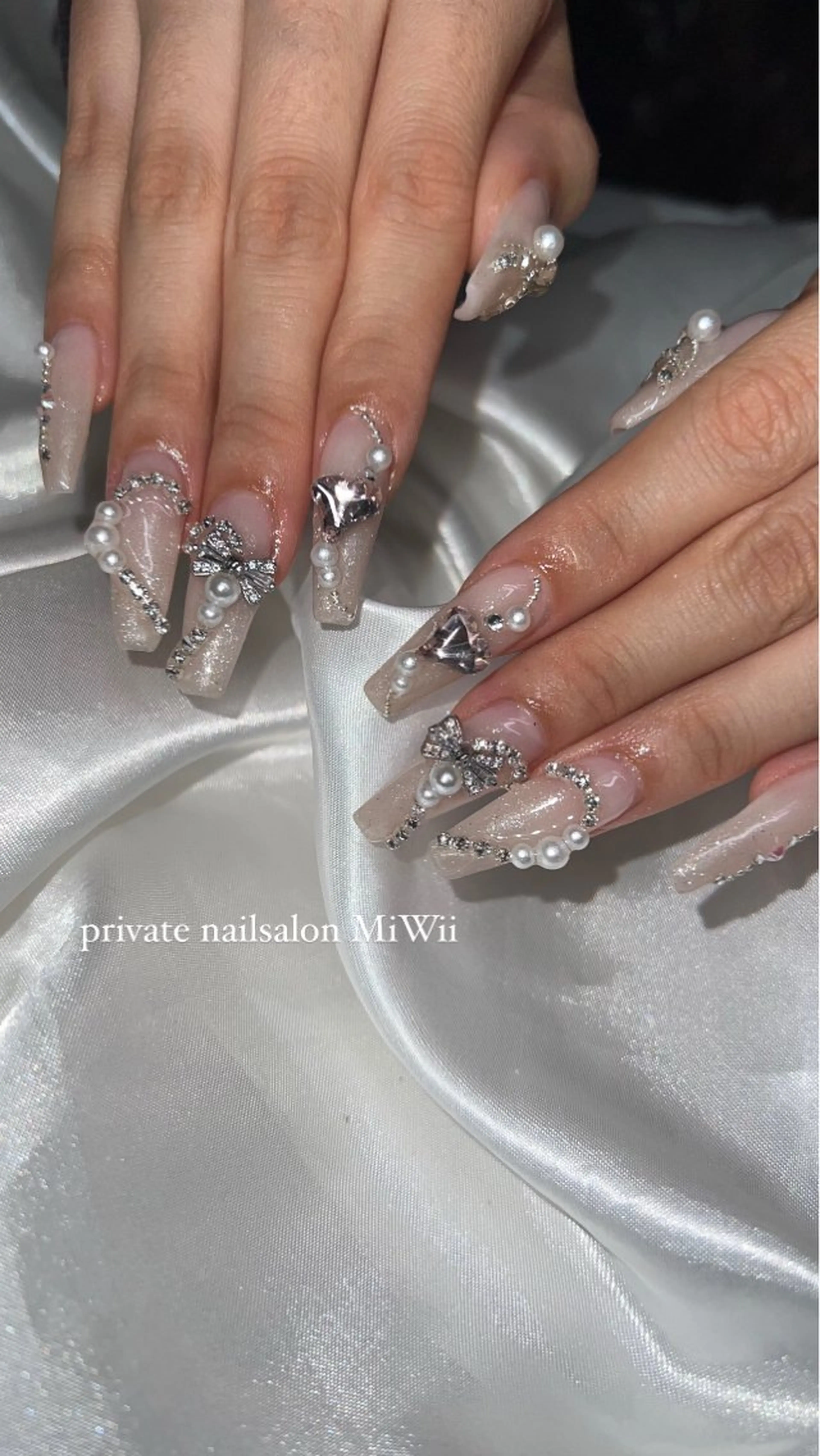 ネイル 𝐧𝐚𝐢𝐥 𝐌𝐢𝐖𝐢𝐢のネイルデザイン