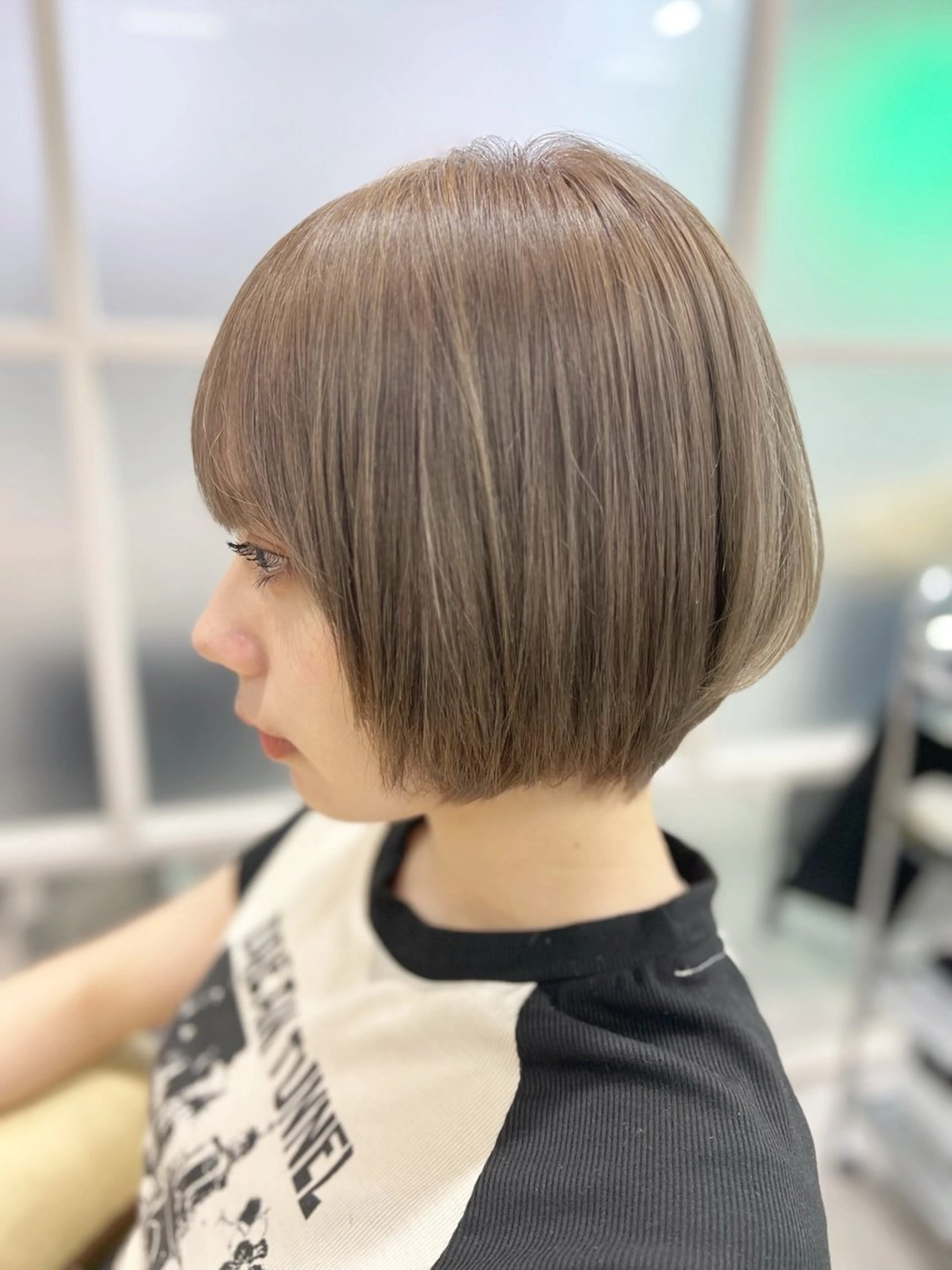 ショート カラー ブリーチ ケアブリーチ ダブルカラー イヤリングカラー ハイライトカラー カット ヘアカラー newi ナカノのヘアスタイル