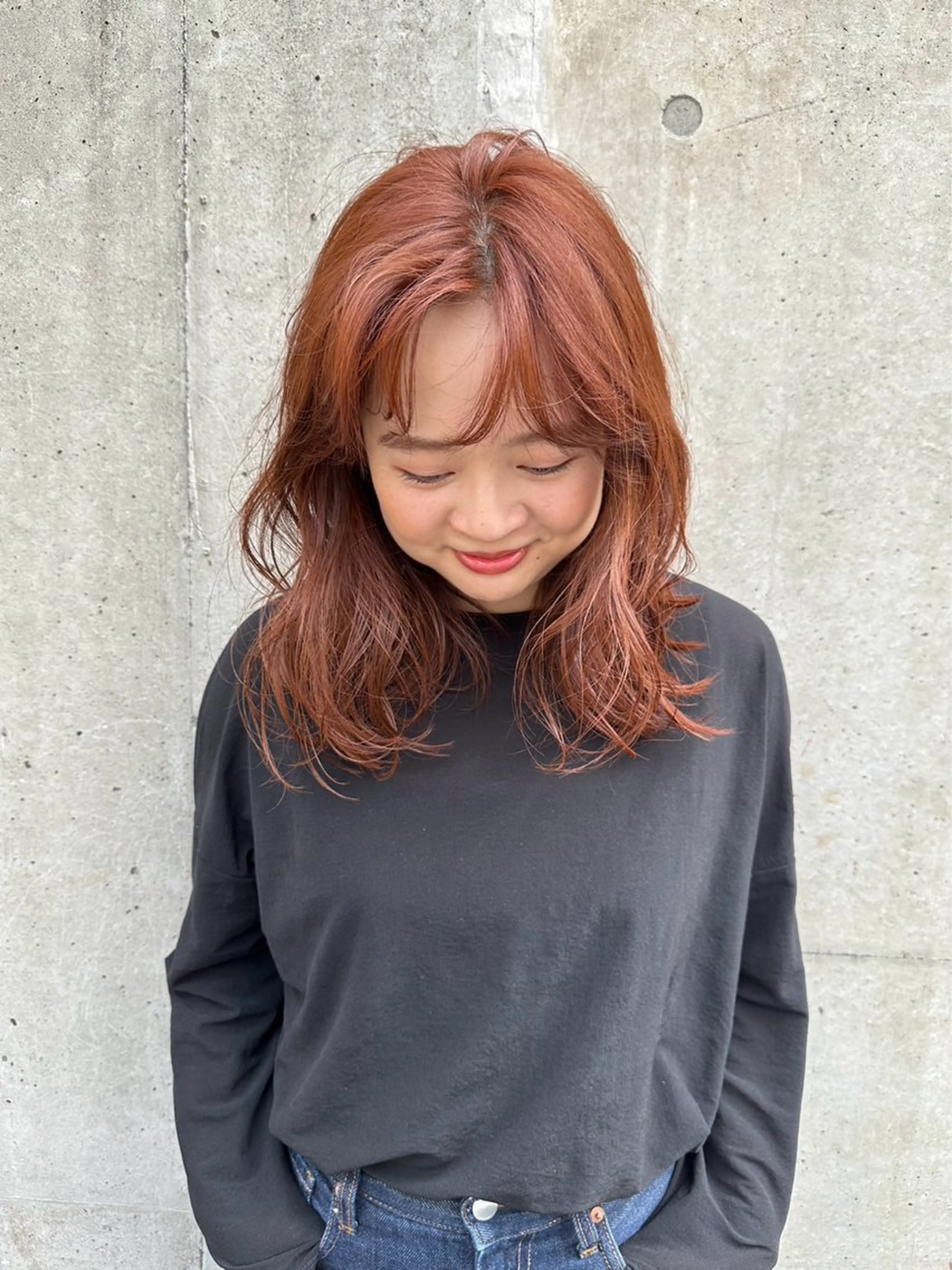 ミディアム カラー ブラウンカラー オレンジ オレンジブラウン ピンクカラー カット ヘアカラー kchiara所属・yura /レイヤーカットのヘアスタイル