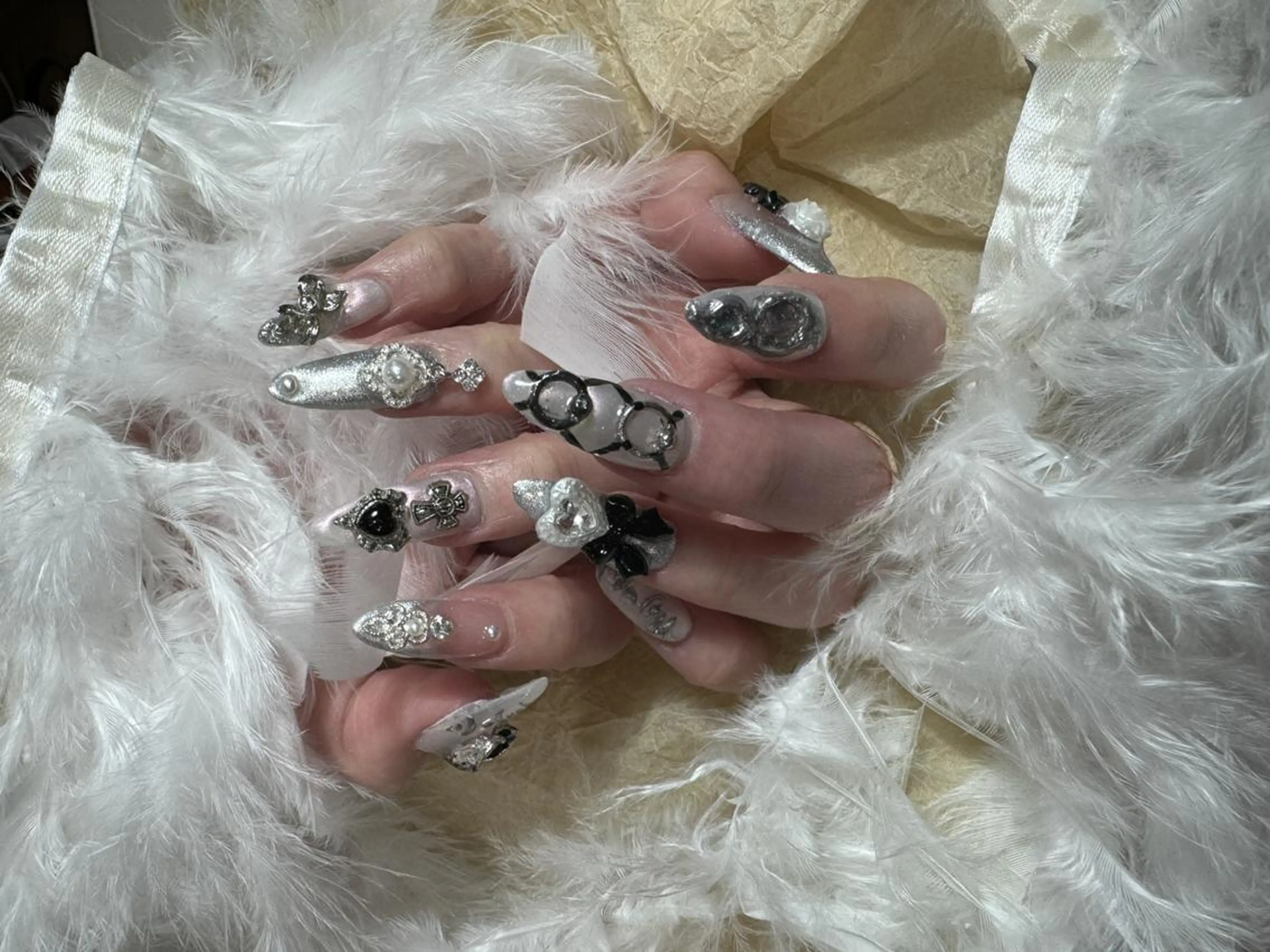 ネイル ハンドネイル ハンドケア DEMAIN- 🌹のネイルデザイン