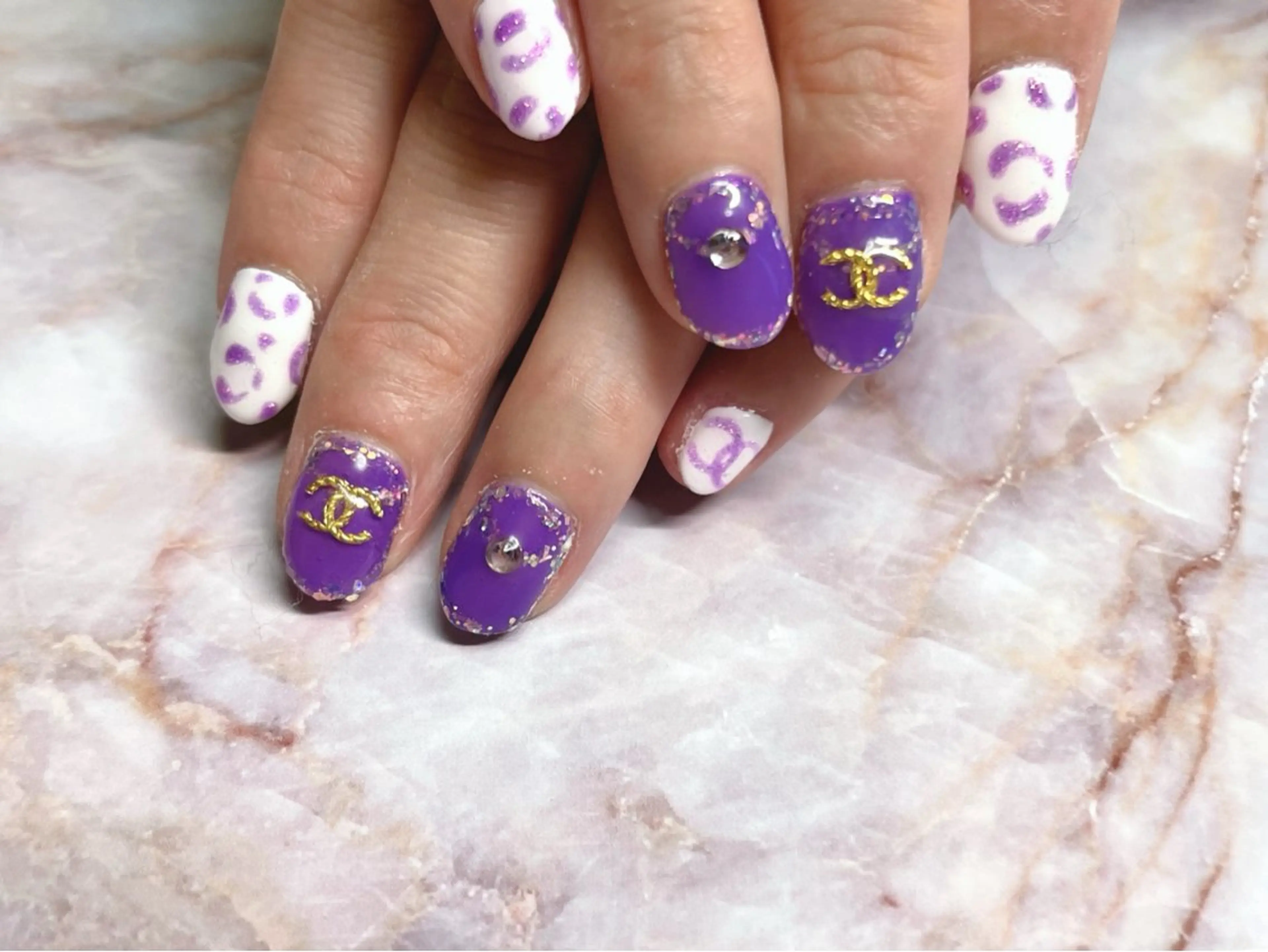 ネイル ストーンネイル ハンドネイル plaisir所属・plaisir プレジールネイルのネイルデザイン