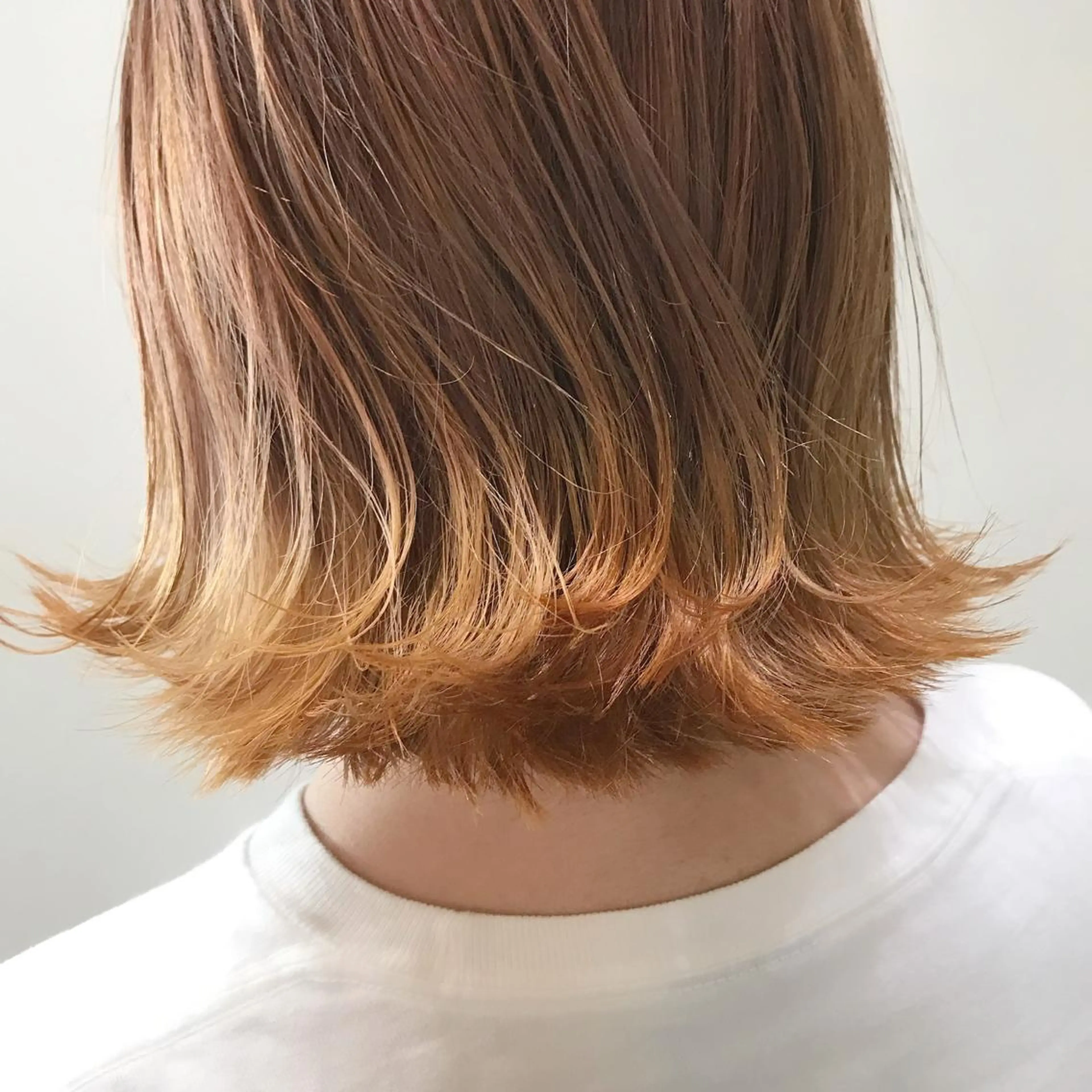 ショート カラー ヘアカラー トリートメント レイヤー/ベージュ カラー/ハシモトのヘアスタイル