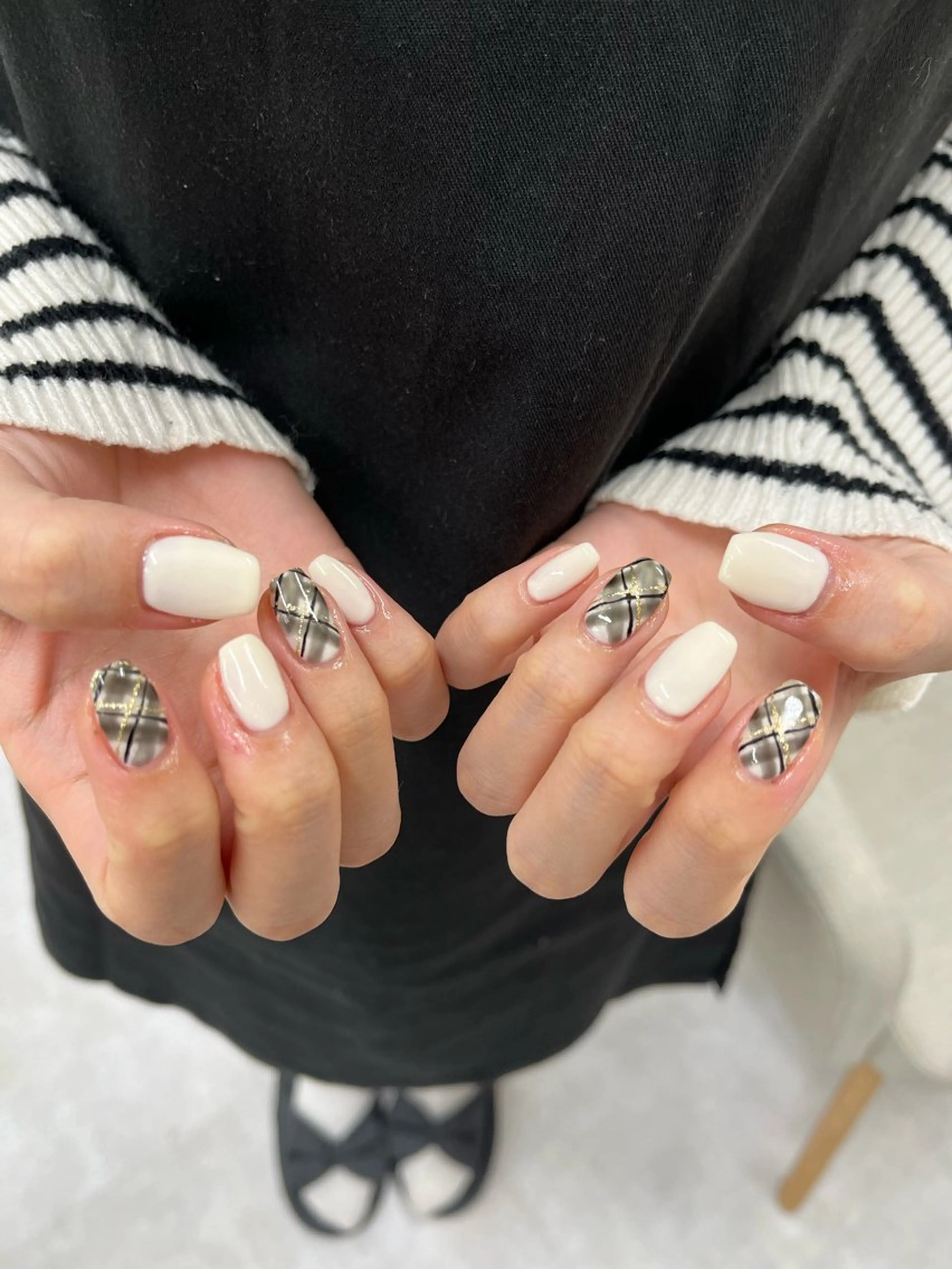 ネイル ハンドネイル Bianca🩶 SHIONOのネイルデザイン