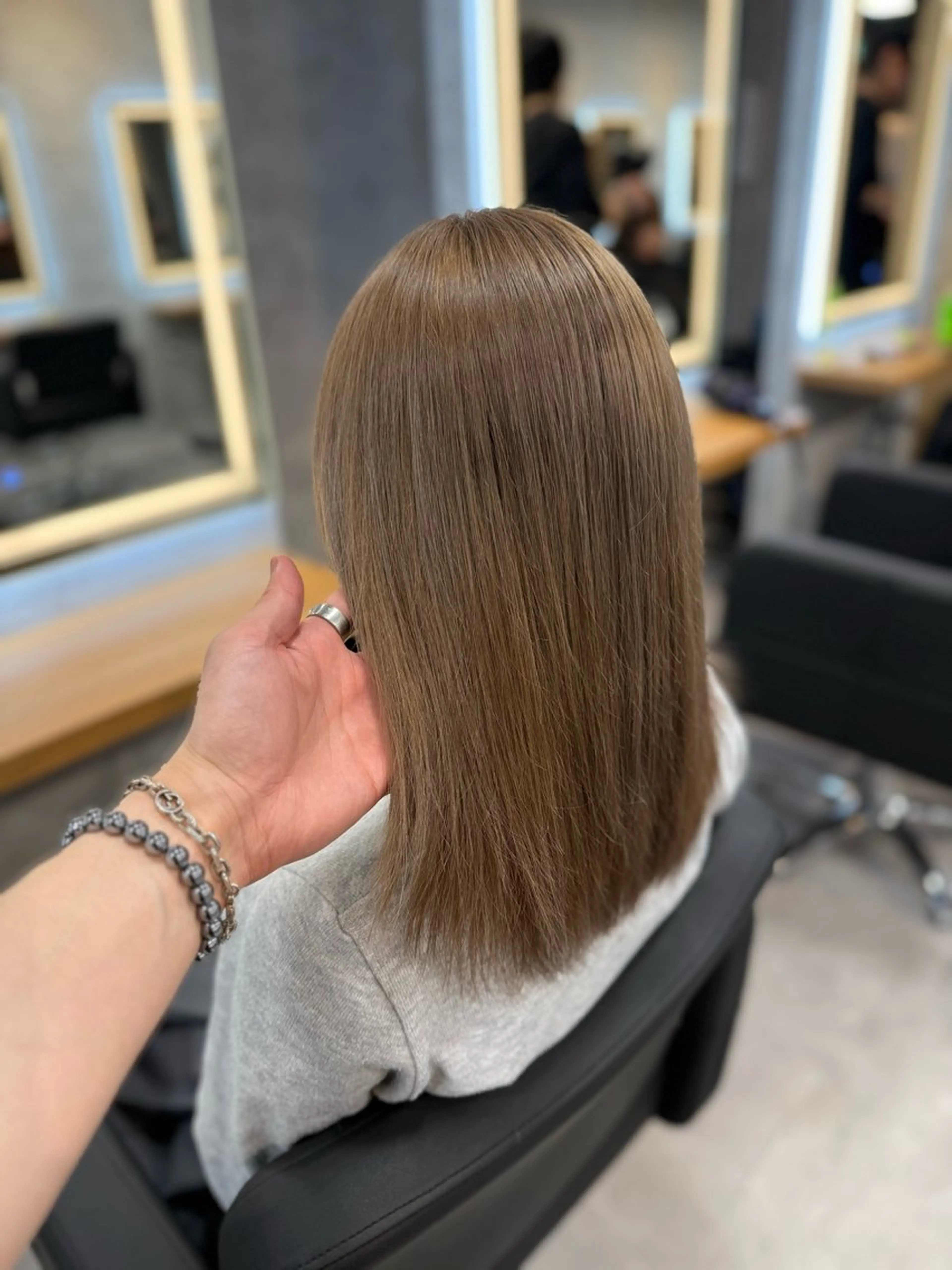 ロング カラー ヘアアレンジ カット ヘアカラー トリートメント ヘアセット レイヤー×透明感カラ ーHAYATOのヘアスタイル