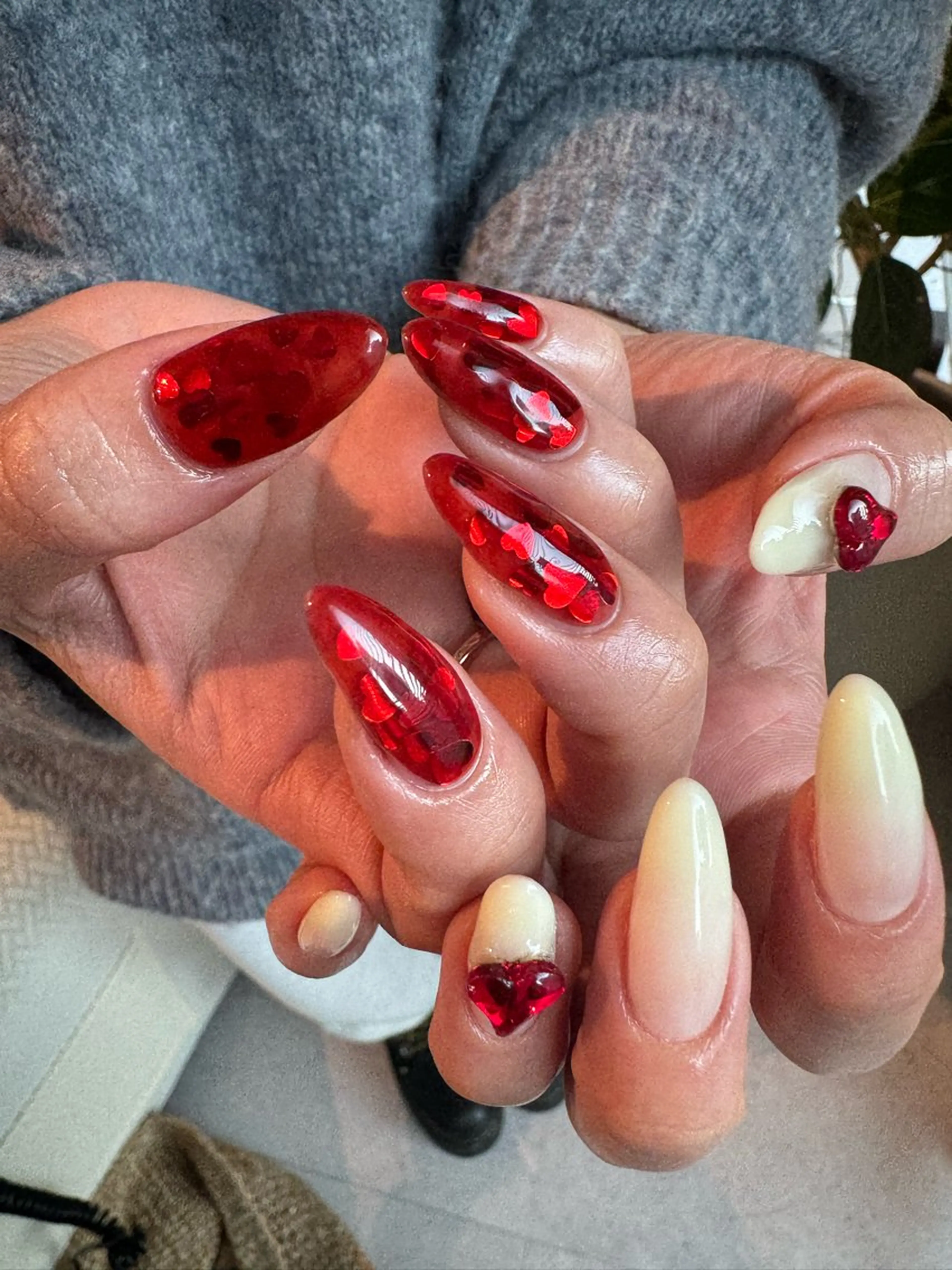 ネイル 冬ネイル クリスマス ハンドネイル AOI✩⡱ y2kネイルのネイルデザイン