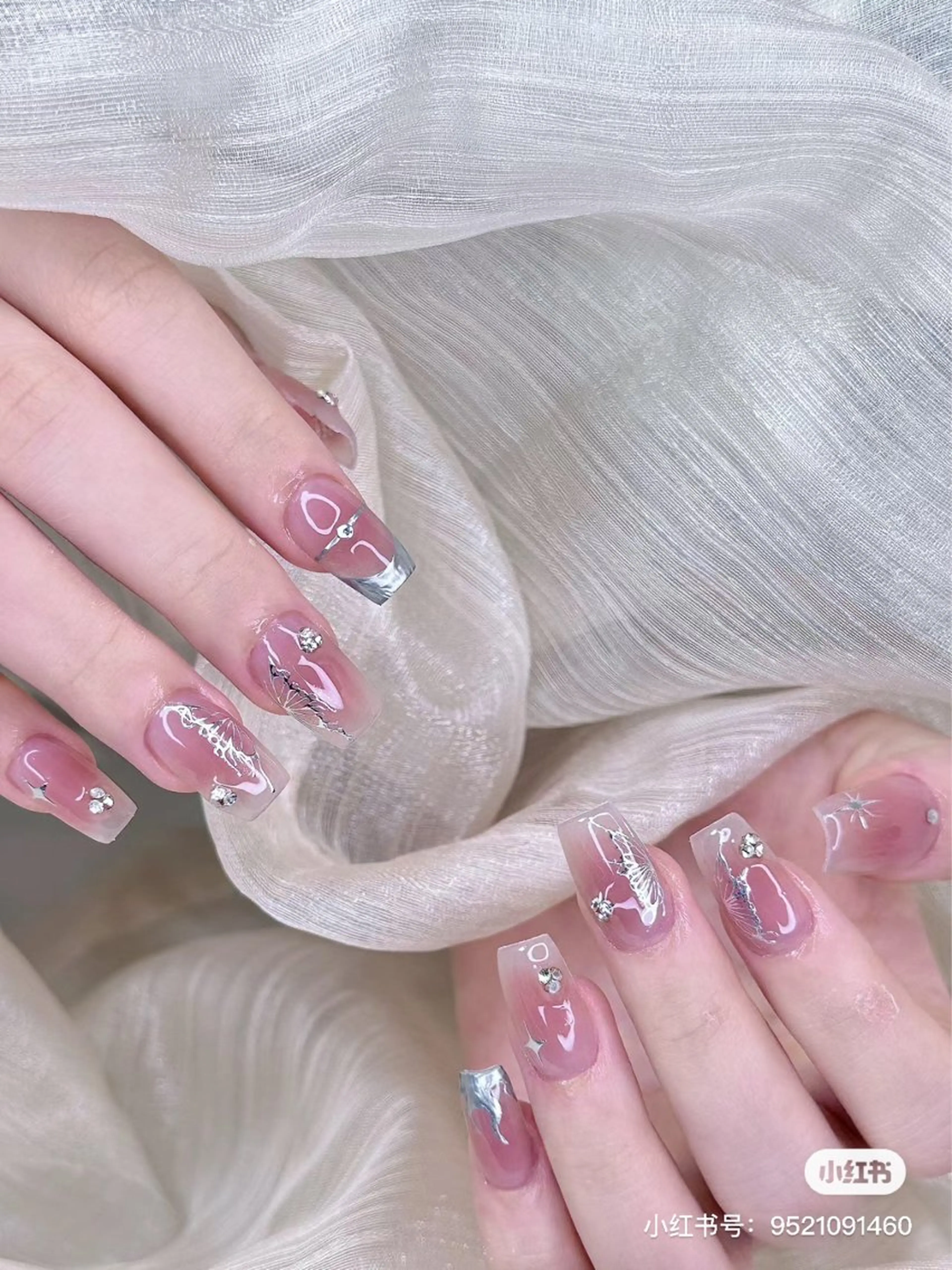 ネイル Mona【パラジェル ・長さ出し専門店】のネイルデザイン