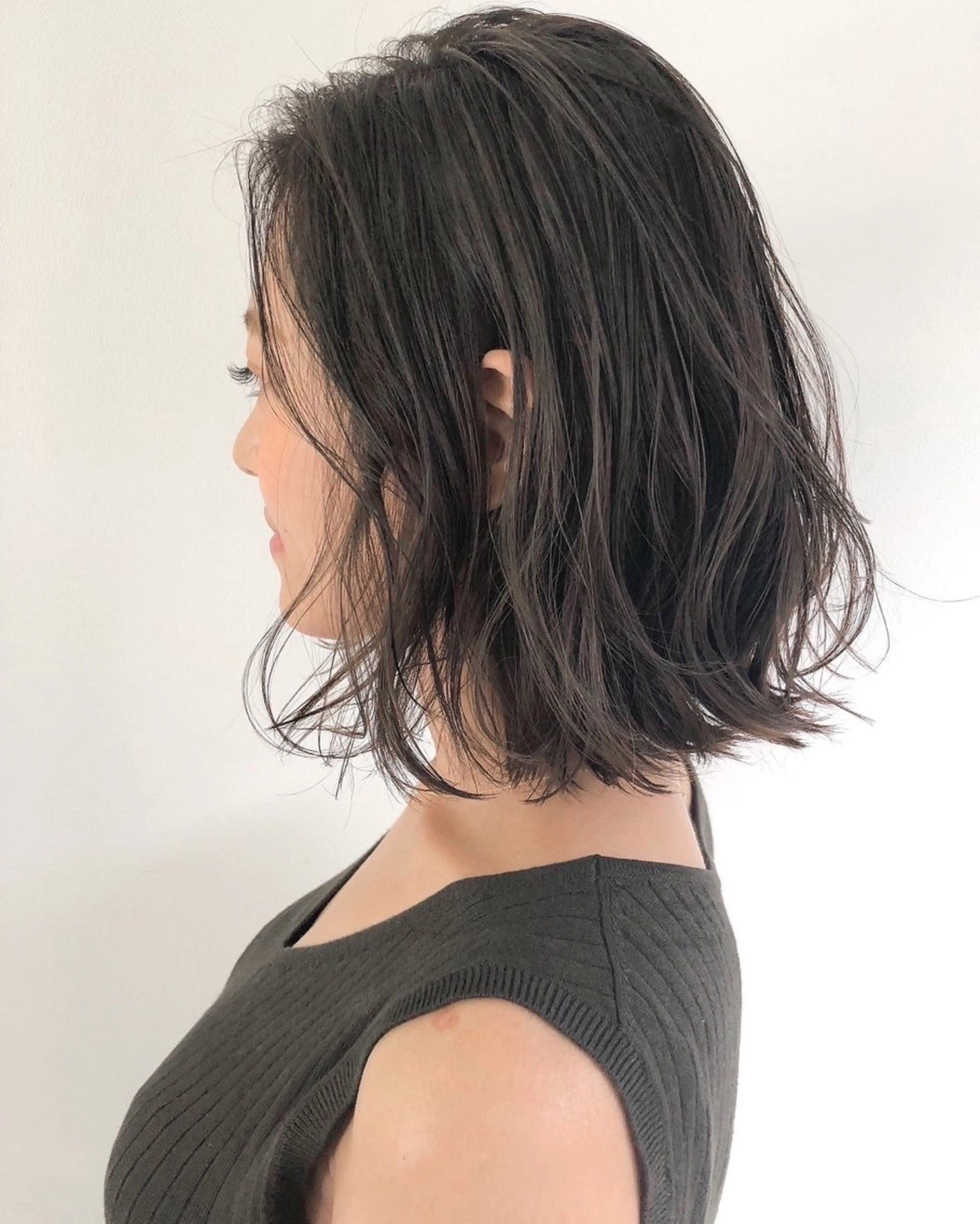 カラー ベージュカラー ブラウンカラー ブラウンベージュ 透明感カラー フォギーベージュ 辺見 葵のヘアスタイル