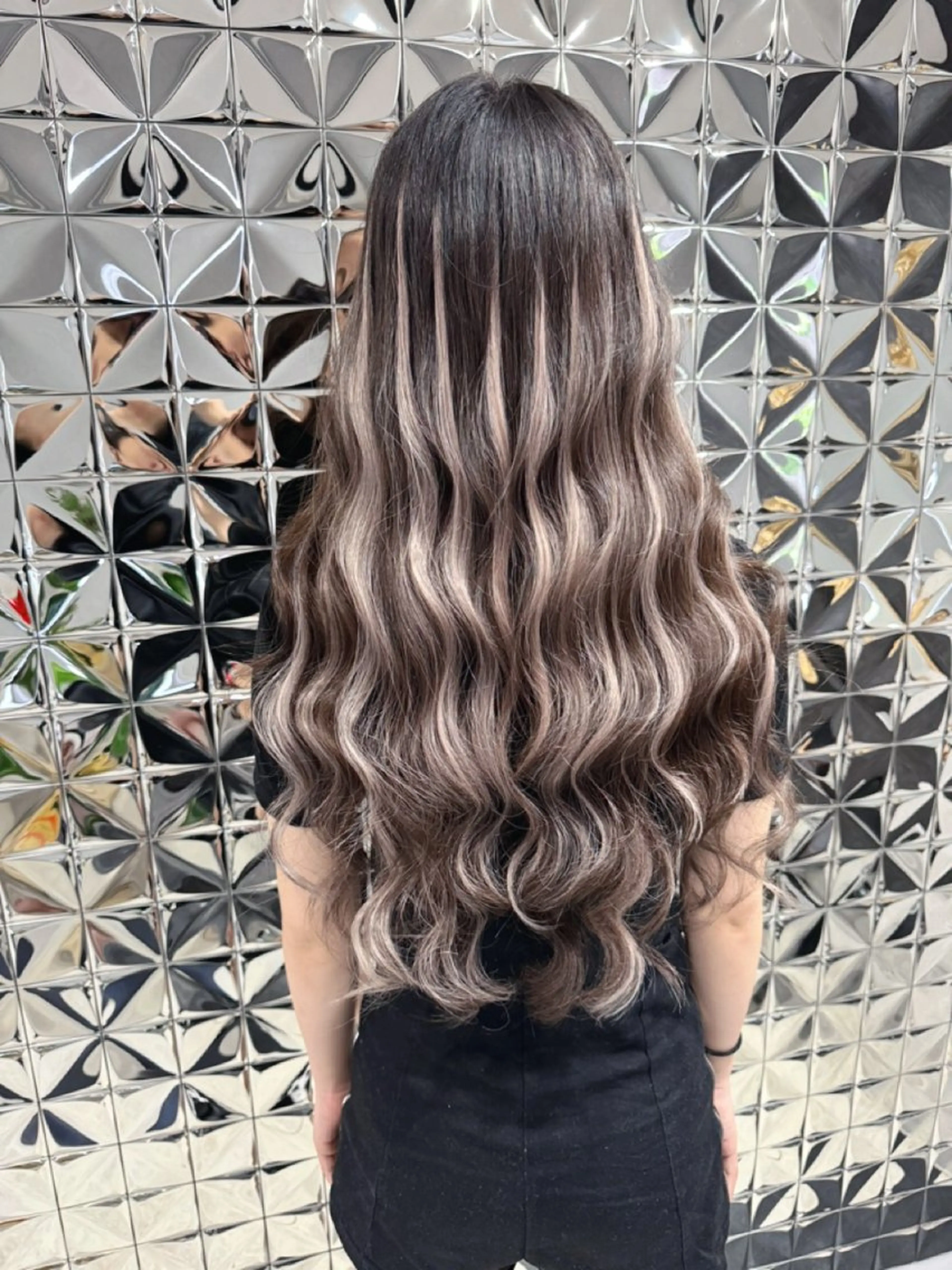 ロング エクステ ハイライト レイヤーカット Lovestasy 京都河原町店のヘアスタイル