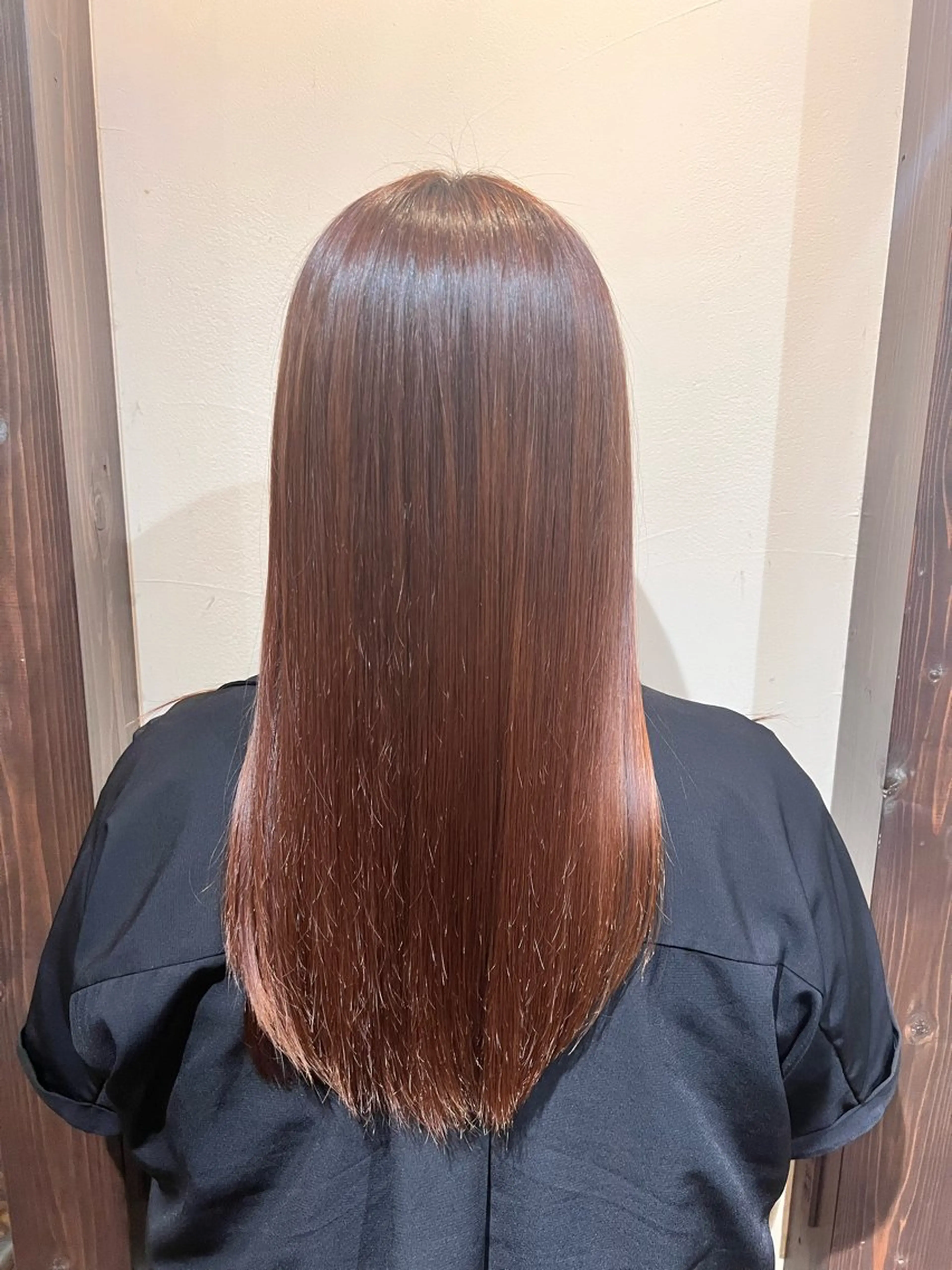 ロング 酸性ストレート 縮毛矯正 Luster Friends所属・まゆ | 艶カラー | ストレートのヘアスタイル