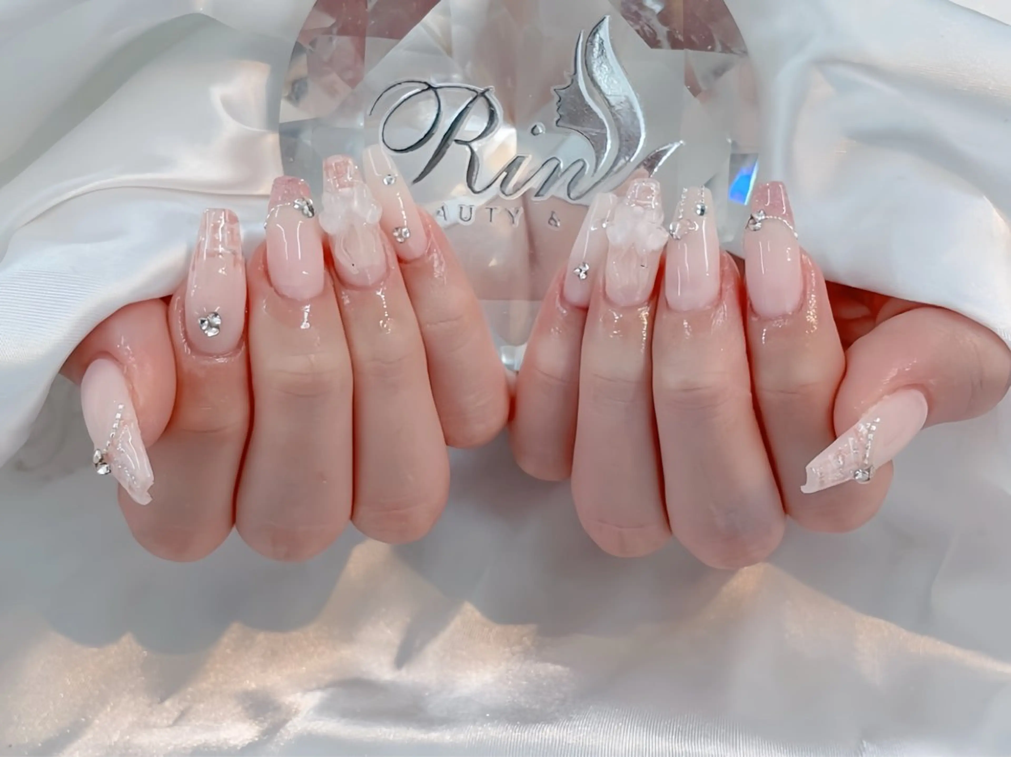 ネイル アートネイル チークネイル ジェルネイル ロングネイル マグネットネイル ハンドネイル Rin Nail 新大久保店のネイルデザイン