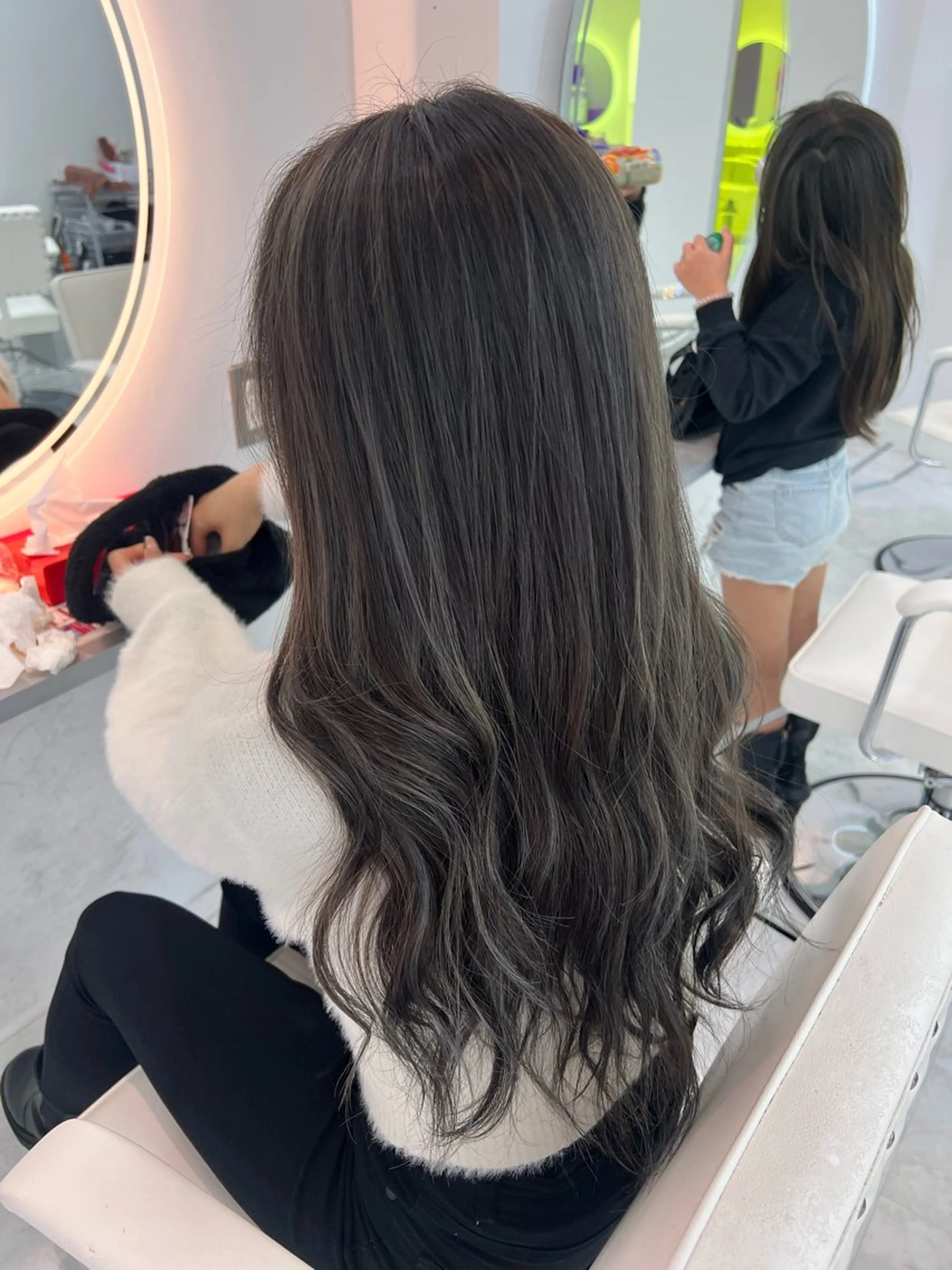 ロング カラー ダブルカラー ハイライトカラー ハイライト 髪質改善 レイヤーカット カット ヘアカラー トリートメント 🌿海山龍馬🌿前髪 /顔まわり/レイヤーのヘアスタイル