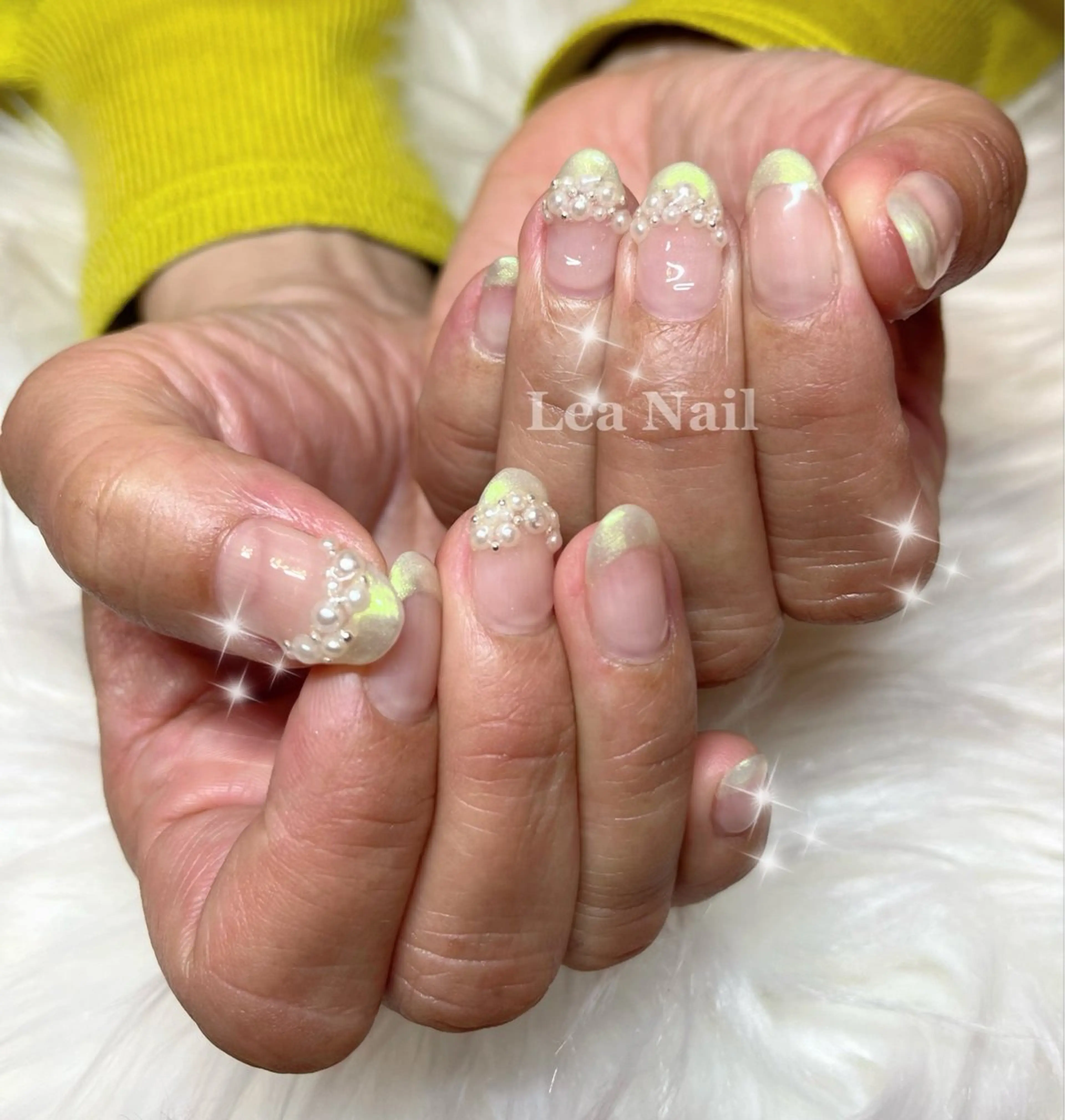 ネイル オーロラネイル フレンチネイル キラキラネイル ハンドネイル Lea Nailのネイルデザイン