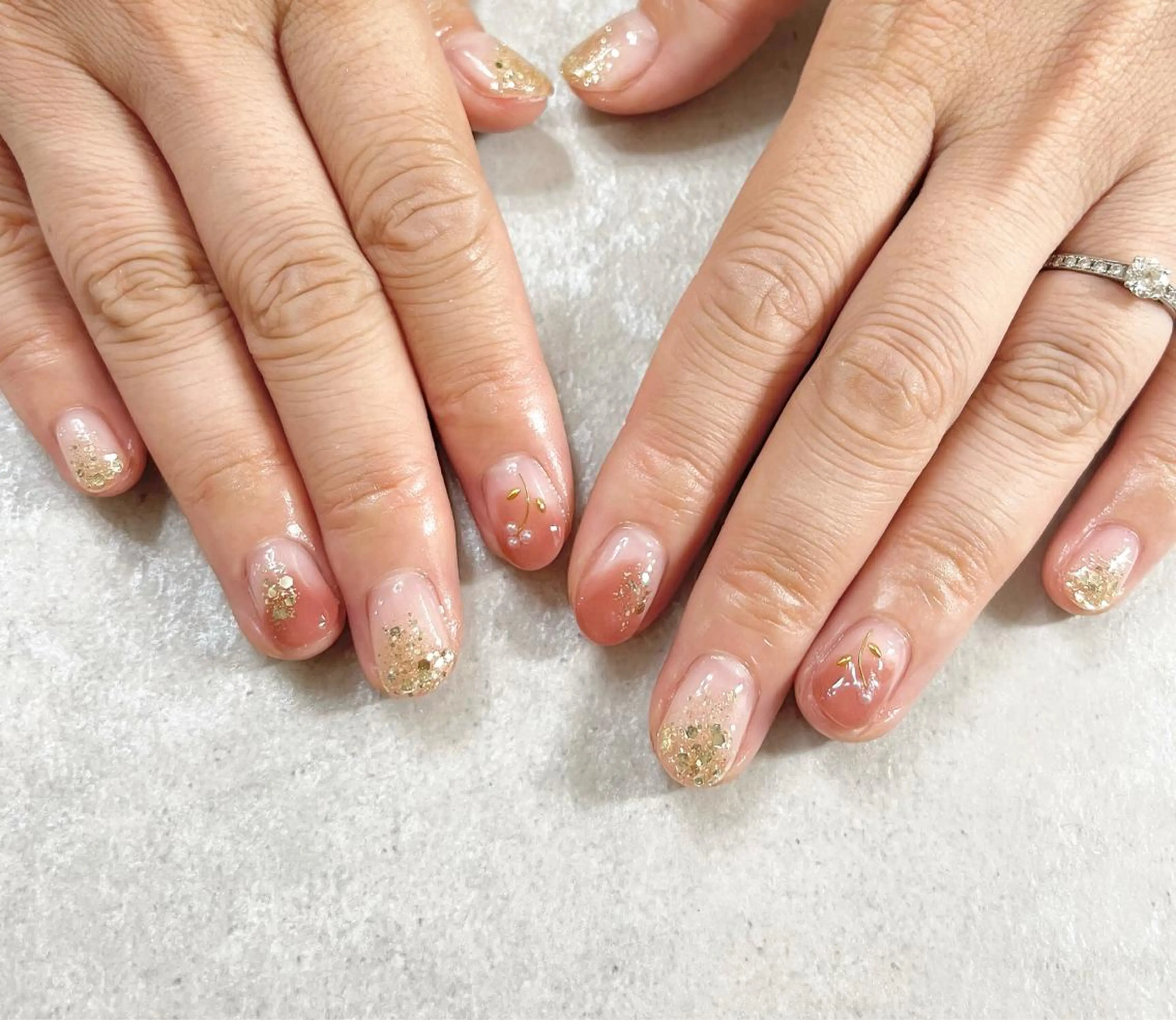 ネイル フラワーネイル ラメ(グリッター) ニュアンスネイル ハンドネイル nailsalonMIR所属・ネイルサロン ミールのネイルデザイン