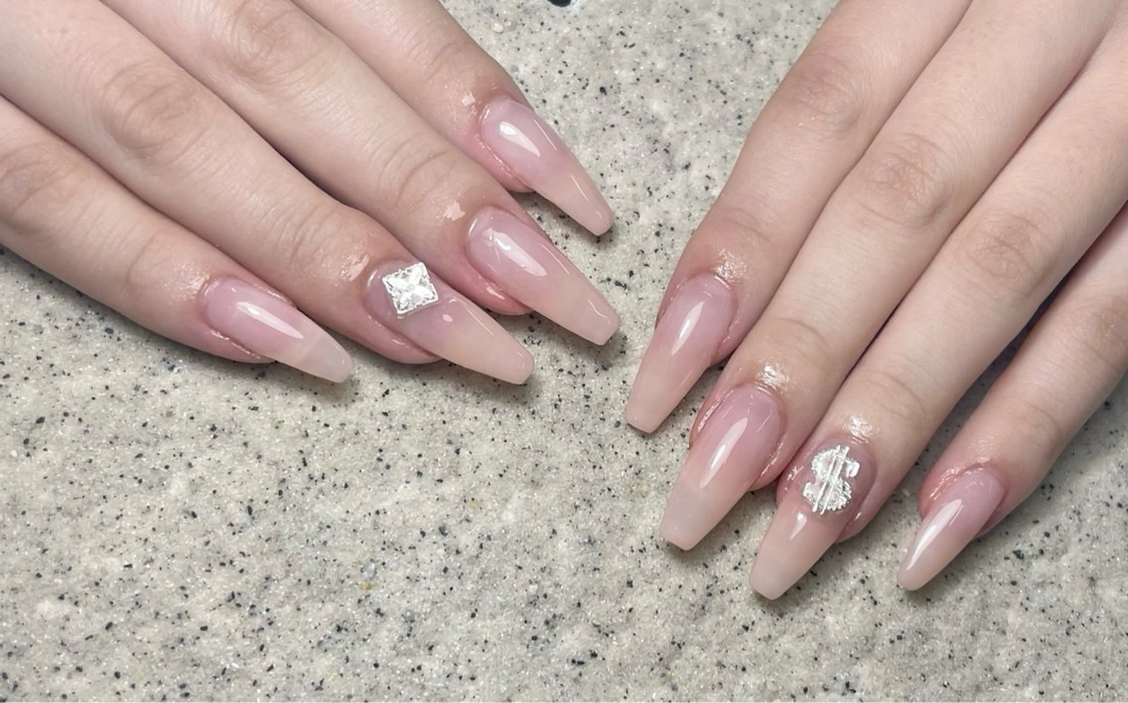 ネイル チークネイル 長さ出し フレンチネイル ジェルネイル ガーリー ハンドネイル 中野駅から2分 MEO NAILのネイルデザイン