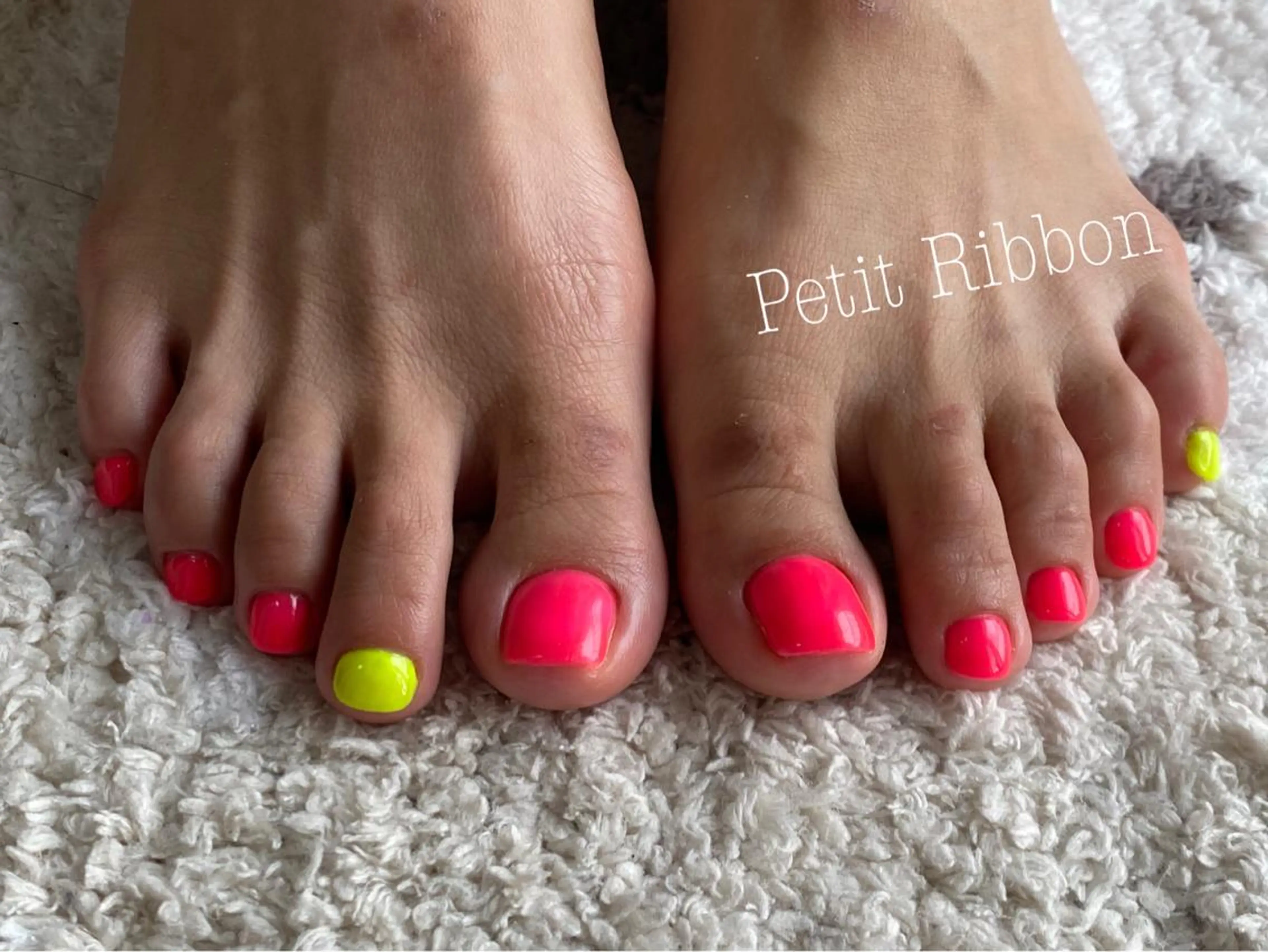 ネイル ネイルPetit Ribbonのネイルデザイン
