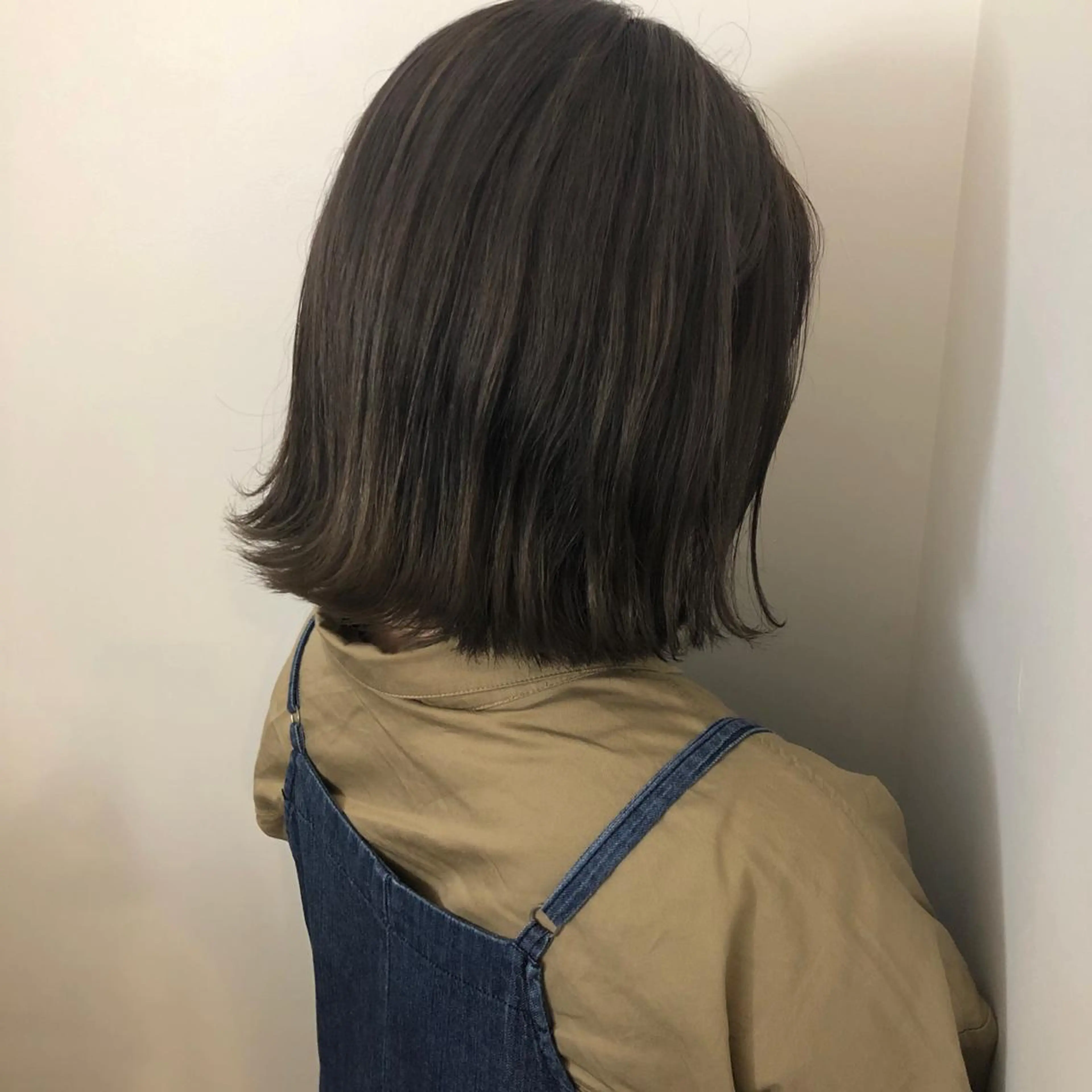 ミディアム レイヤー/お顔まわり 暖色カラー🍑Amiのヘアスタイル