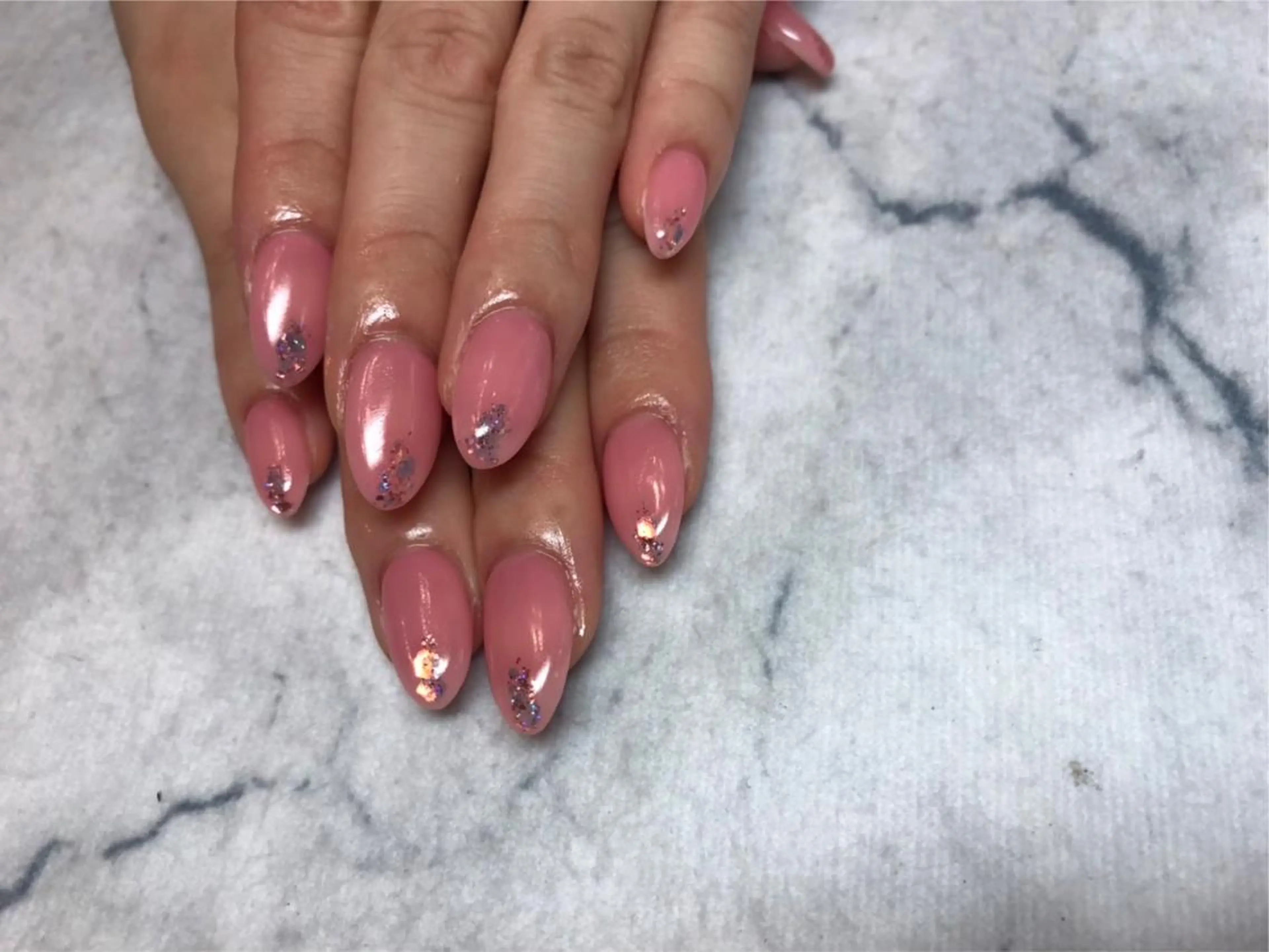 ネイル ネイルリボン 受付スタッフのネイルデザイン