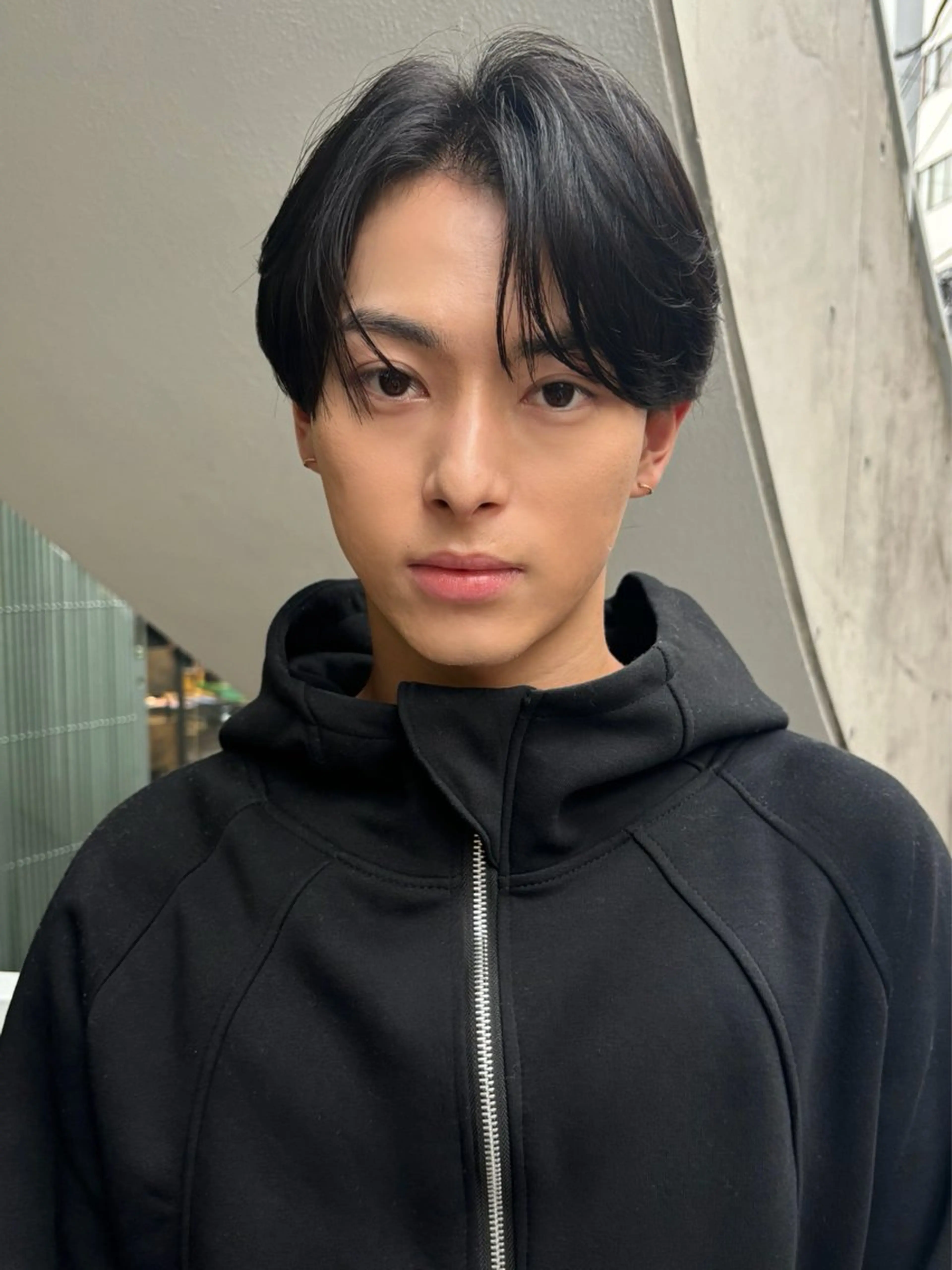 眉カットの写真