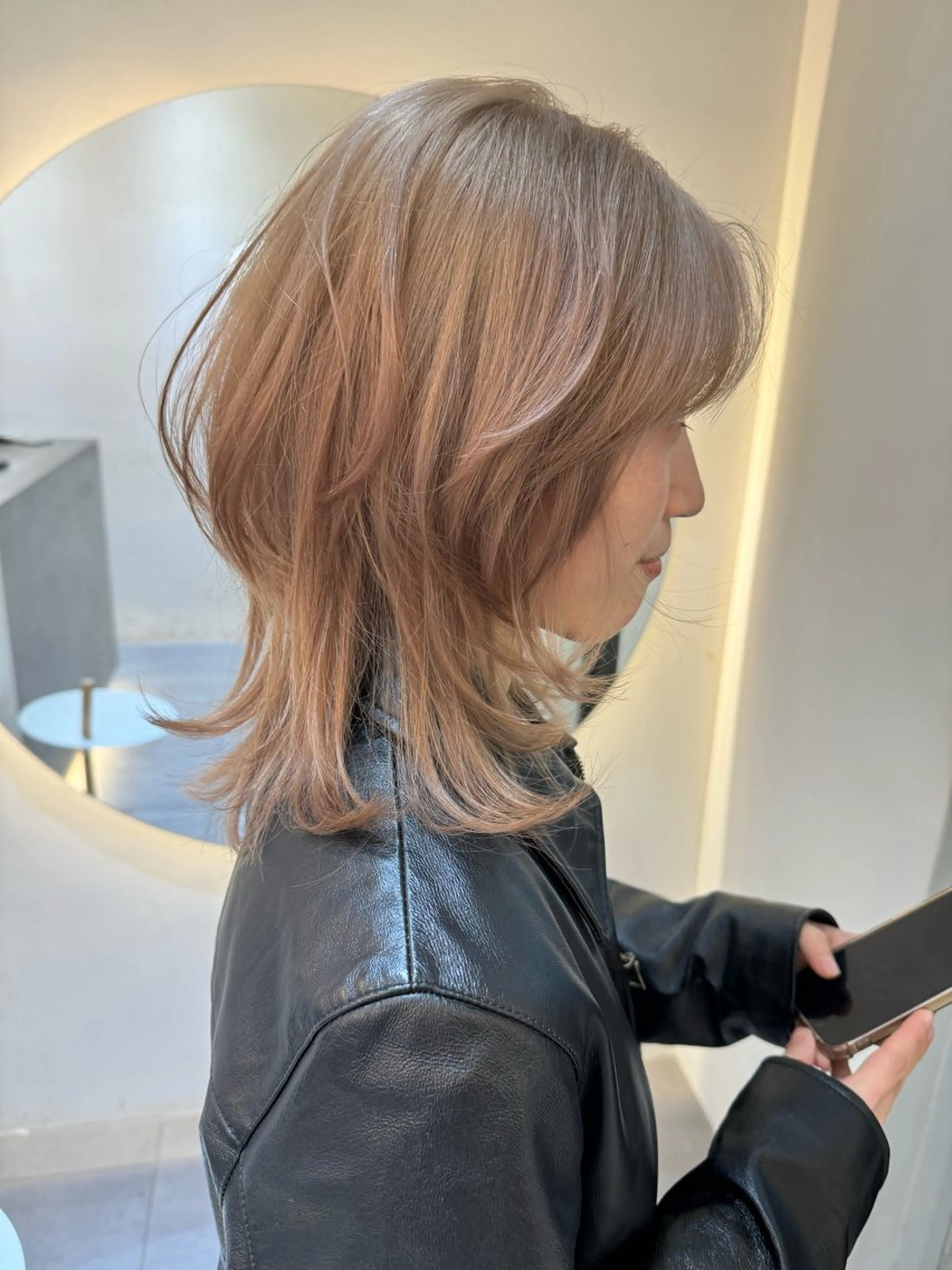 ミディアム カラー ブリーチ nok所属・レイヤー/ベージュ/ どますず🌺のヘアスタイル