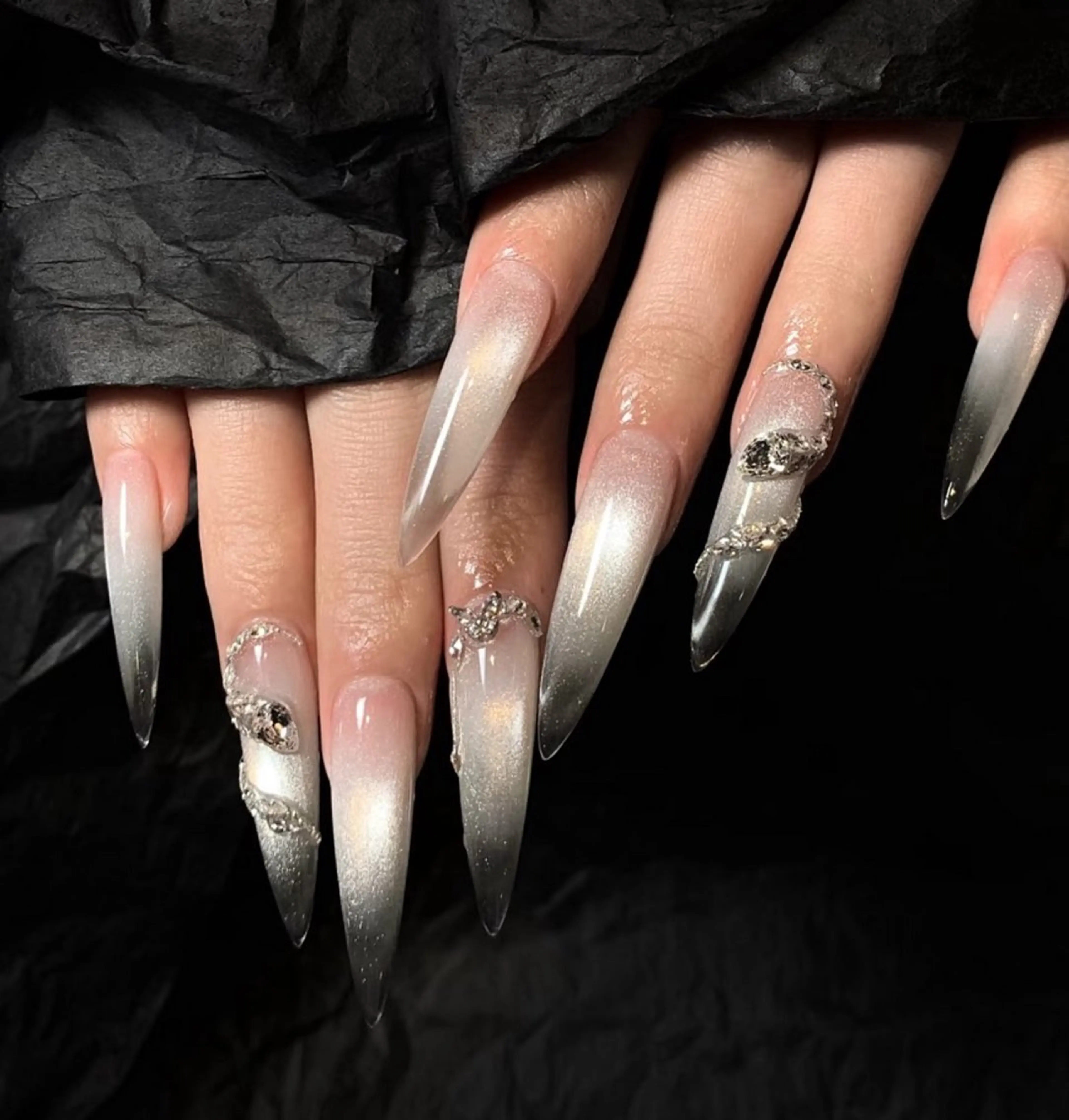 ネイル Nail Raviel浦安店所属・池田 果音のネイルデザイン